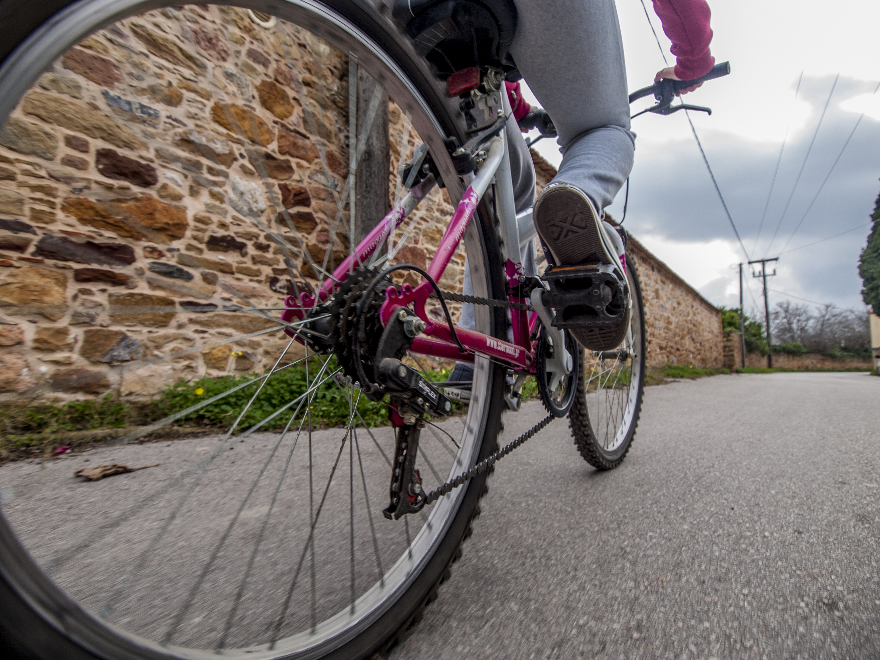 travel, human leg, chios, architecture, bicycle, riding, outdoors, kampos, road, city, transportation, low section, day, mode of transportation, activity, HD Wallpaper