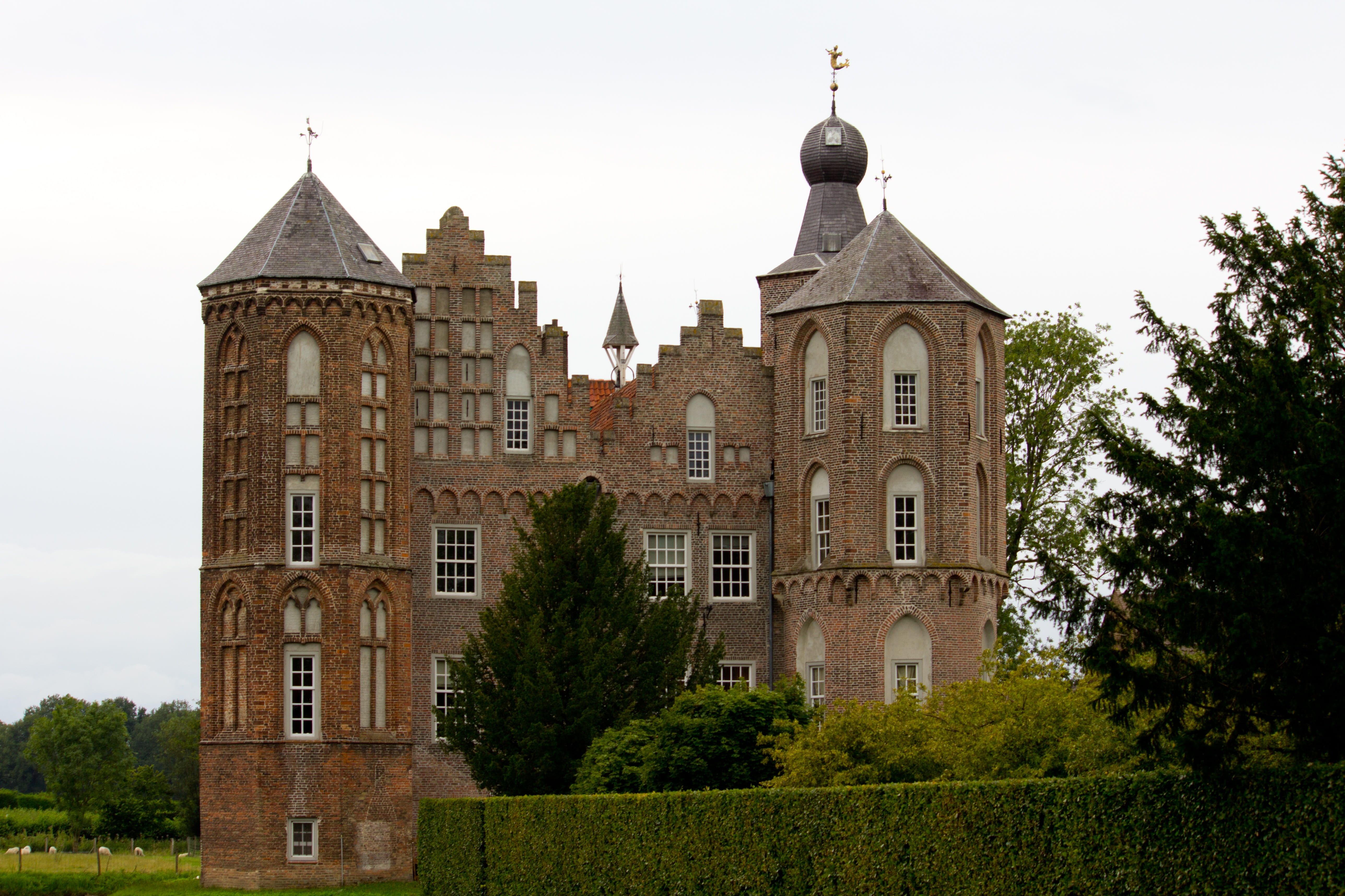roof, castle, plant, croy, aarle-rixtel, sky, tower, brabant, heg, day, towers, architecture, residential district, building, historical, built structure, HD Wallpaper