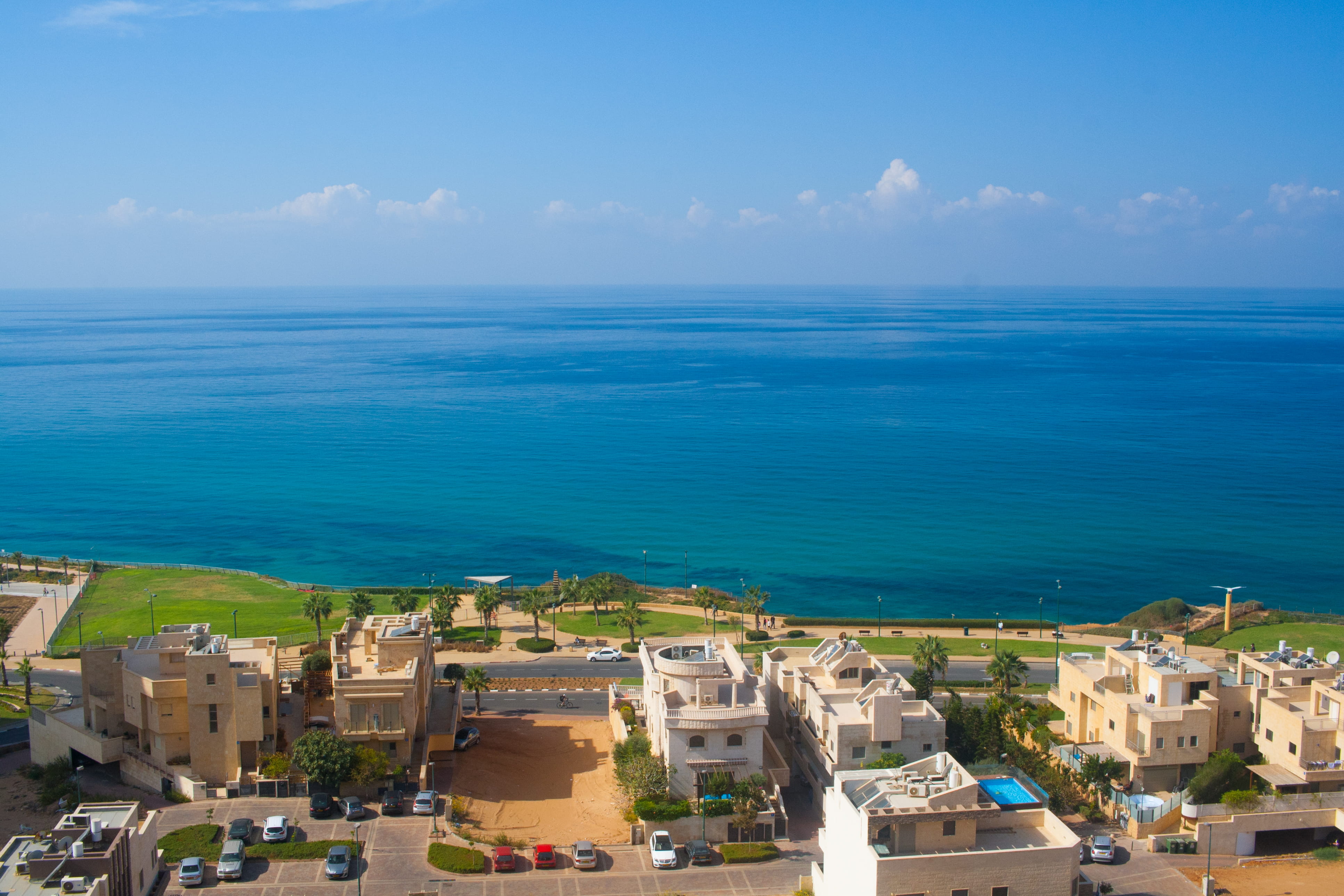 day, no people, promenade, nature, houses, outdoors, building, blue, 4K, sky, residential district, building exterior, ocean, summer, beachfront, horizon, HD Wallpaper
