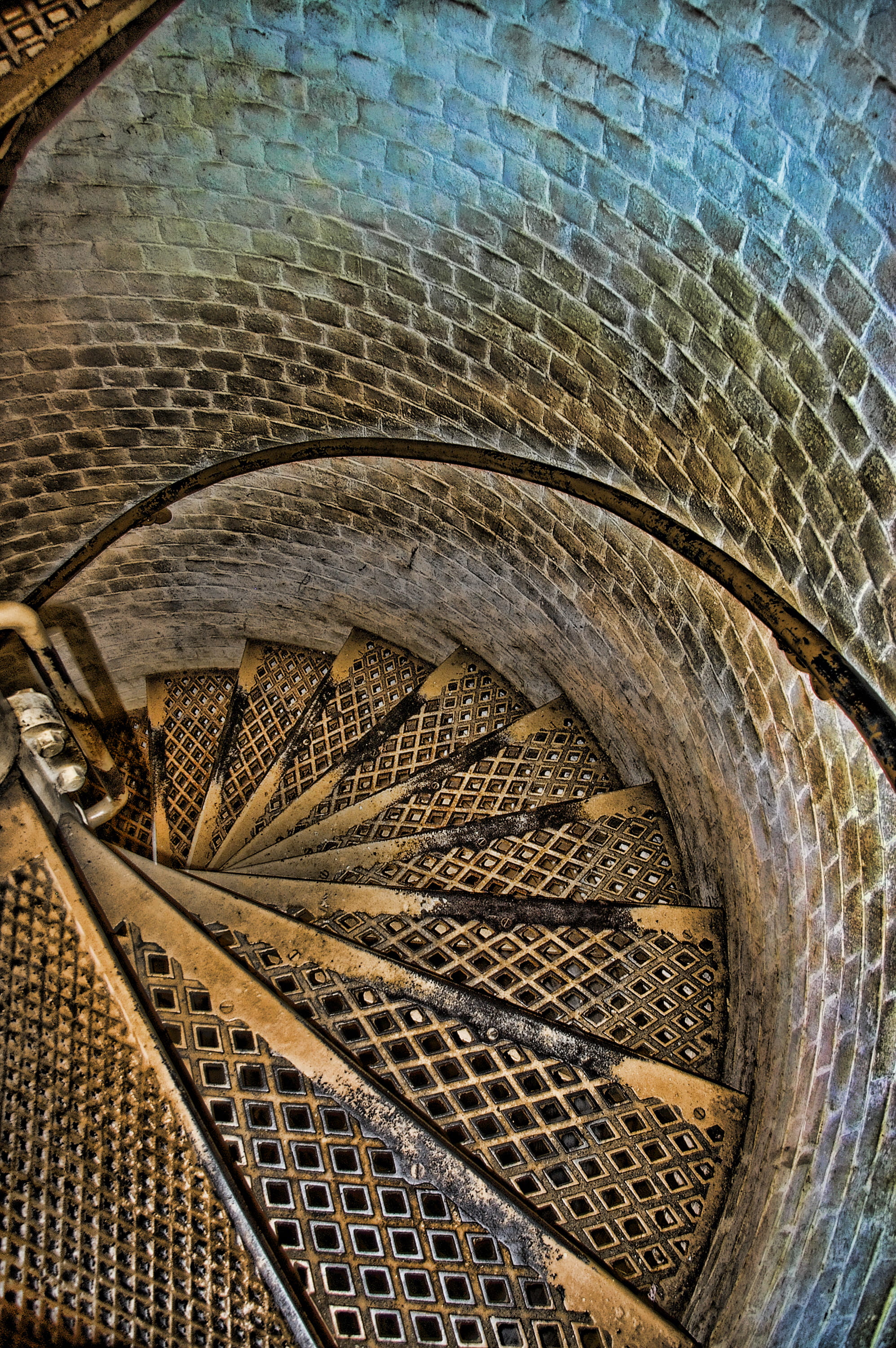 repetition, geometrical, 2K, staircase, lighthouse, high angle view, new jersey, day, design, minimalist, pattern, old, backgrounds, arch, metal, coastal, Phone HD Wallpaper