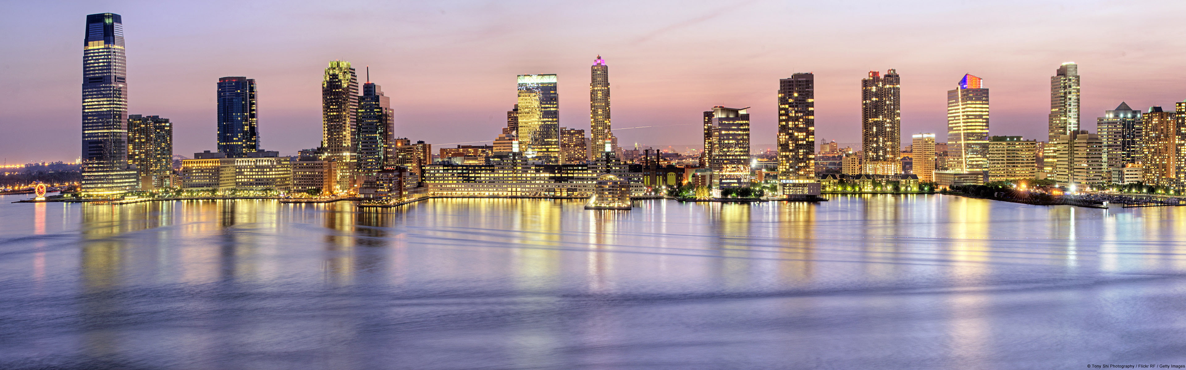 cityscape, office building exterior, residential district, ultra-wide, landscape, city, water, architecture, no people, skyscraper, waterfront, built structure, HD Wallpaper