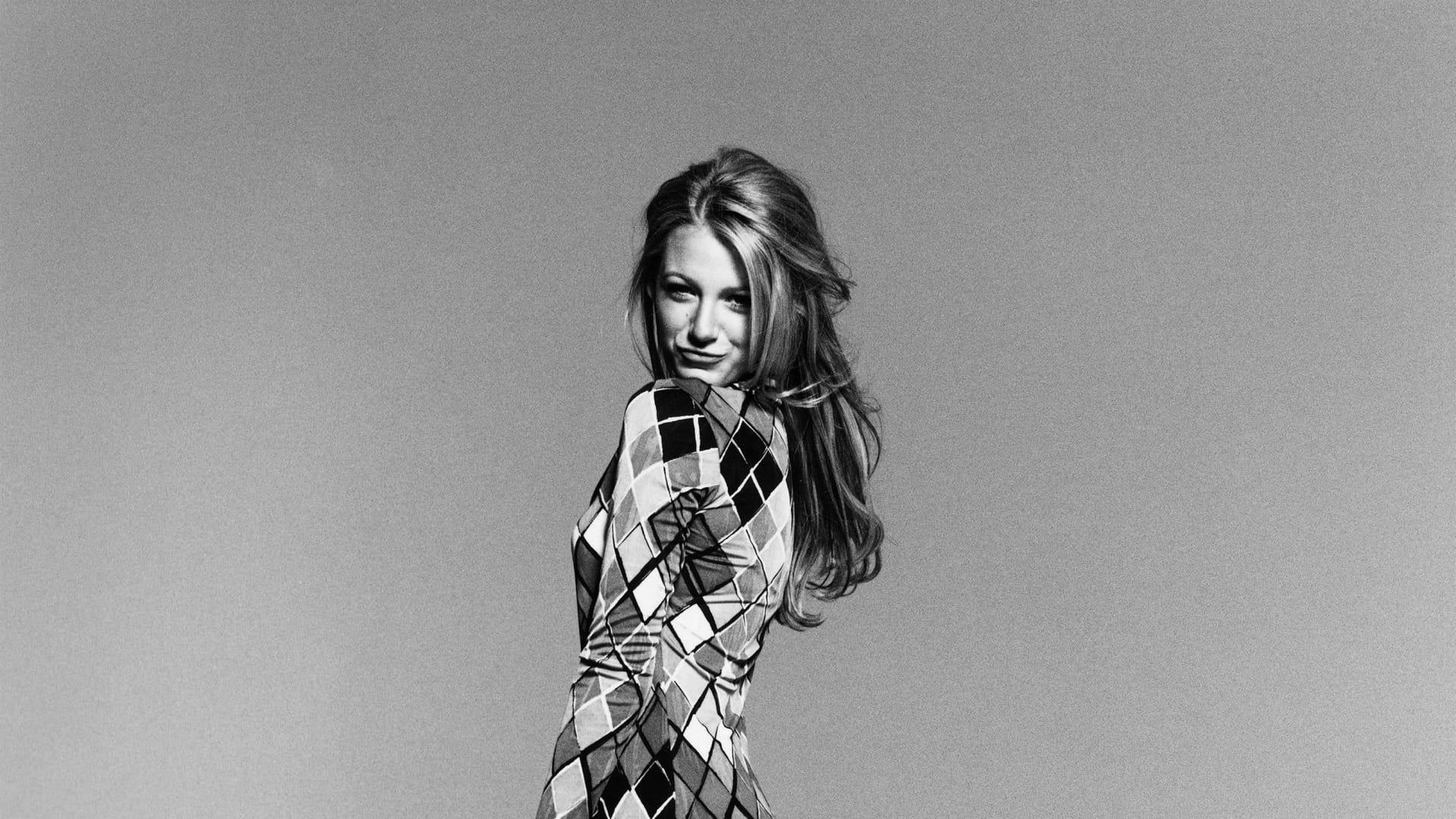 1080P, monochrome, beauty, hairstyle, dress, long hair, standing, one person, front view, beautiful woman, Blake Lively, young women, women, blonde, real people, HD Wallpaper