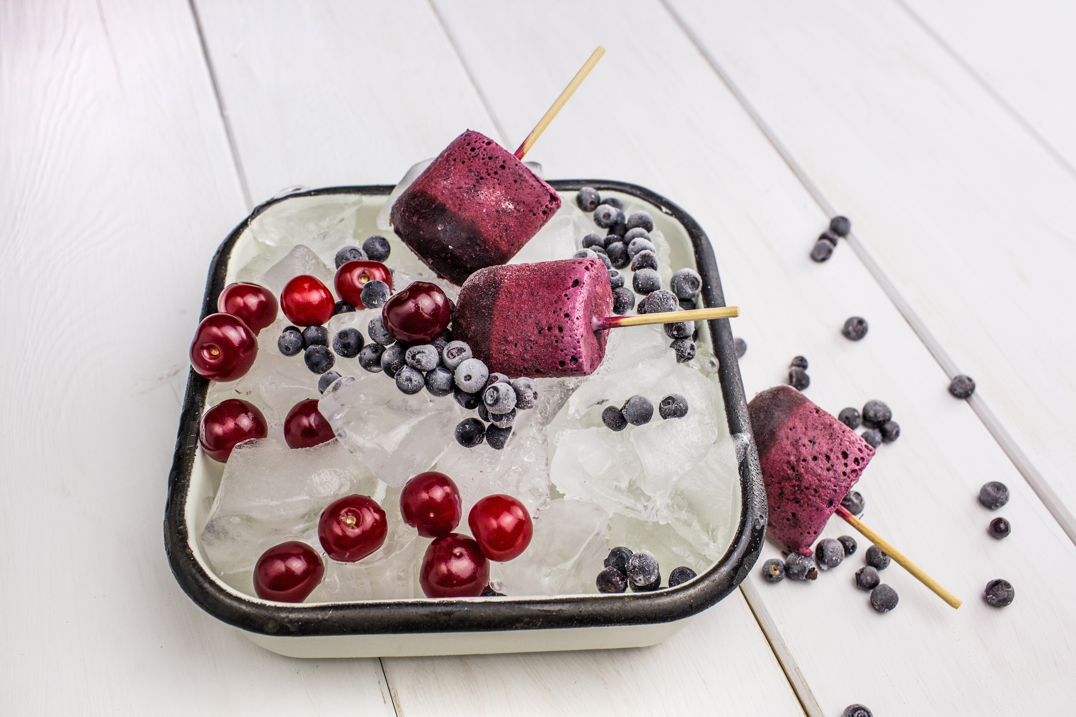 berry, freshness, wood, dessert, frozen, table, dairy product, appetizer, sweet, sherbet, indoors, currant, close-up, cream, blueberry, ice, popsicles, HD Wallpaper
