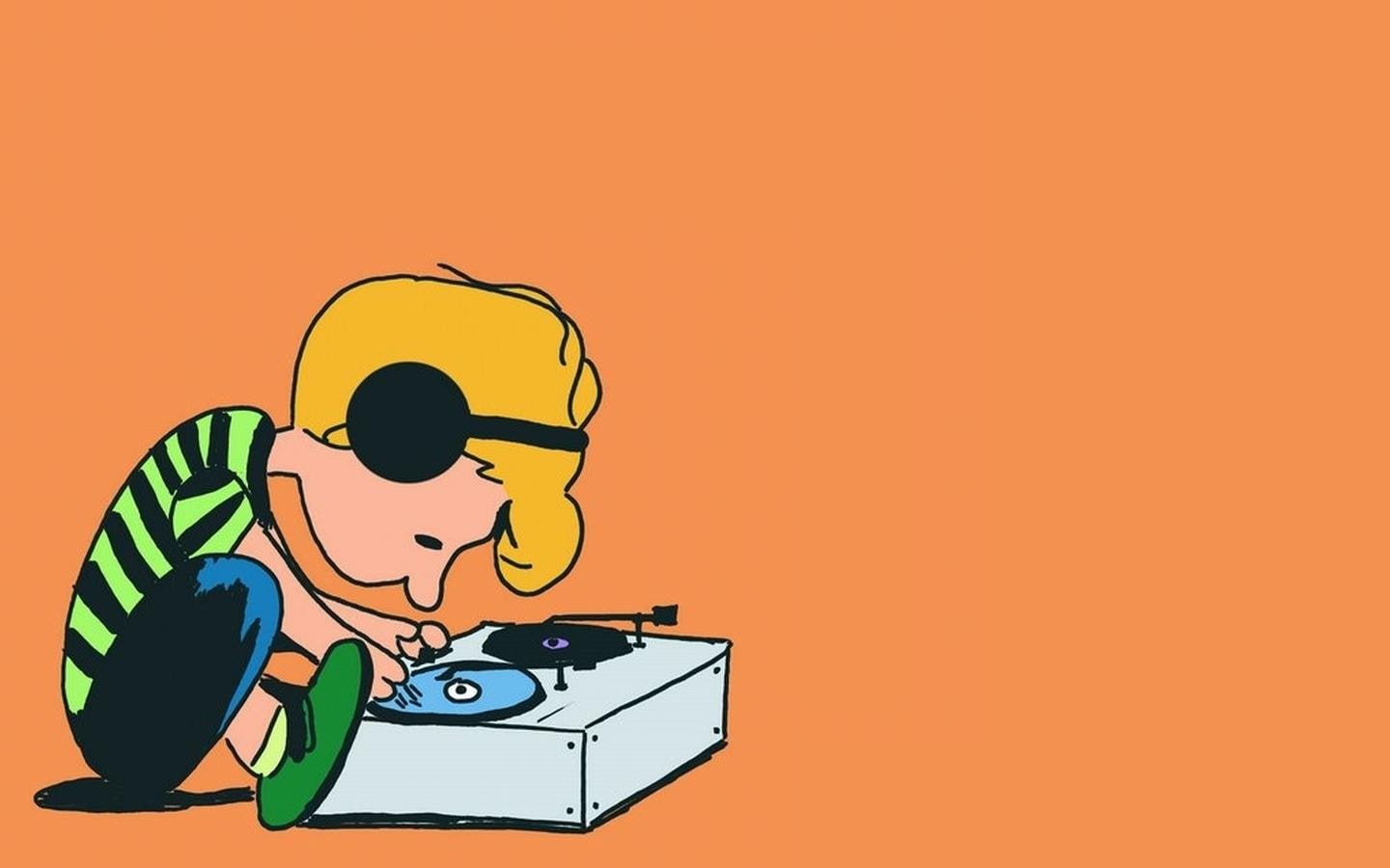 club dj, listening, Peanuts (comic), child, communication, men, technology, copy space, adult, young adult, occupation, fun, males, 720P, arts culture and entertainment, HD Wallpaper