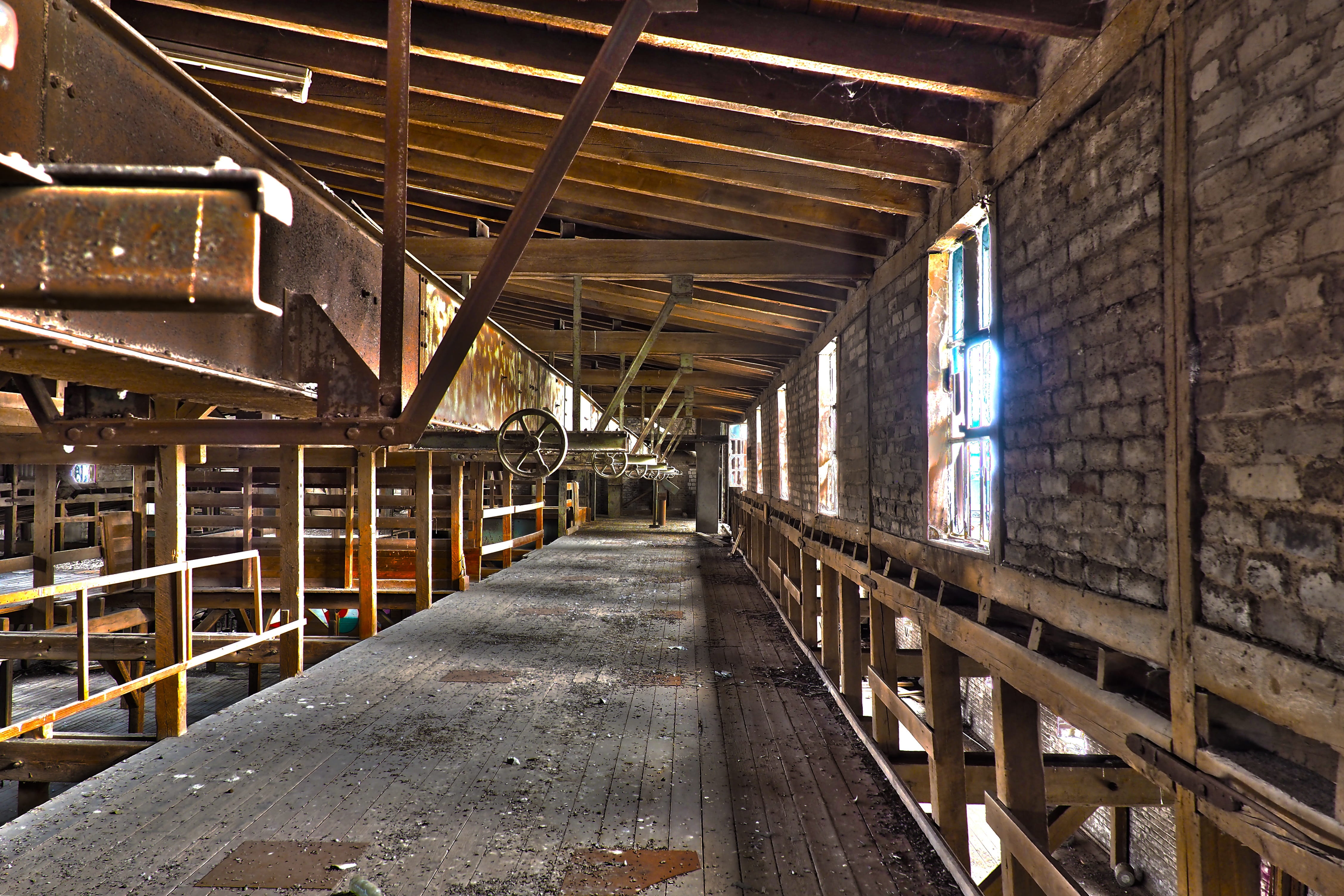 absence, nature, ceiling, wooden, lines, weathered, old building, factory, pillar, wood, bar, decay, neglected, roof beam, indoors, the way forward, day, HD Wallpaper