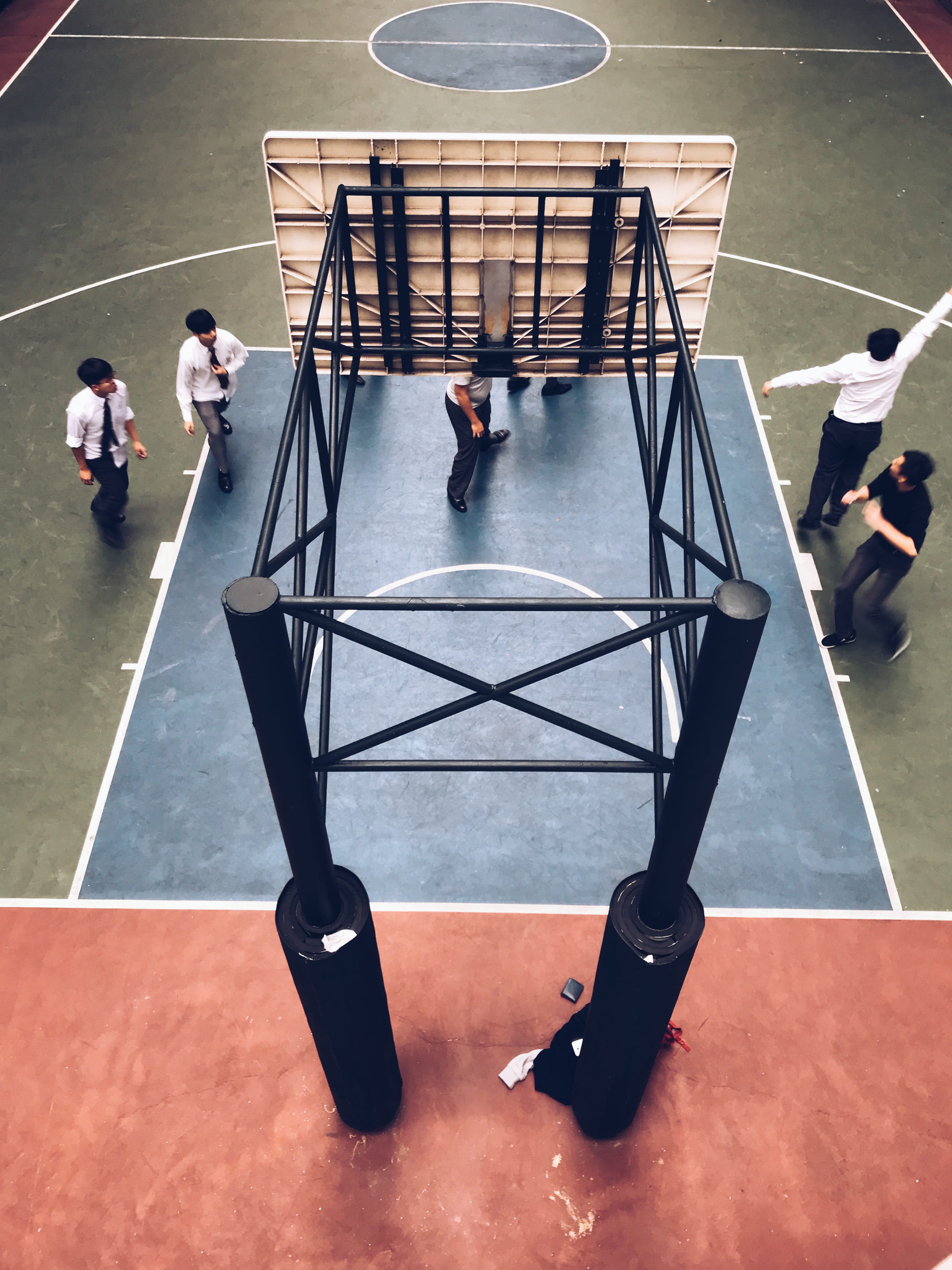 after school, culture, day, lifestyles, basketball, full length, medium group of people, city, architecture, students, leisure activity, high angle view, Phone HD Wallpaper
