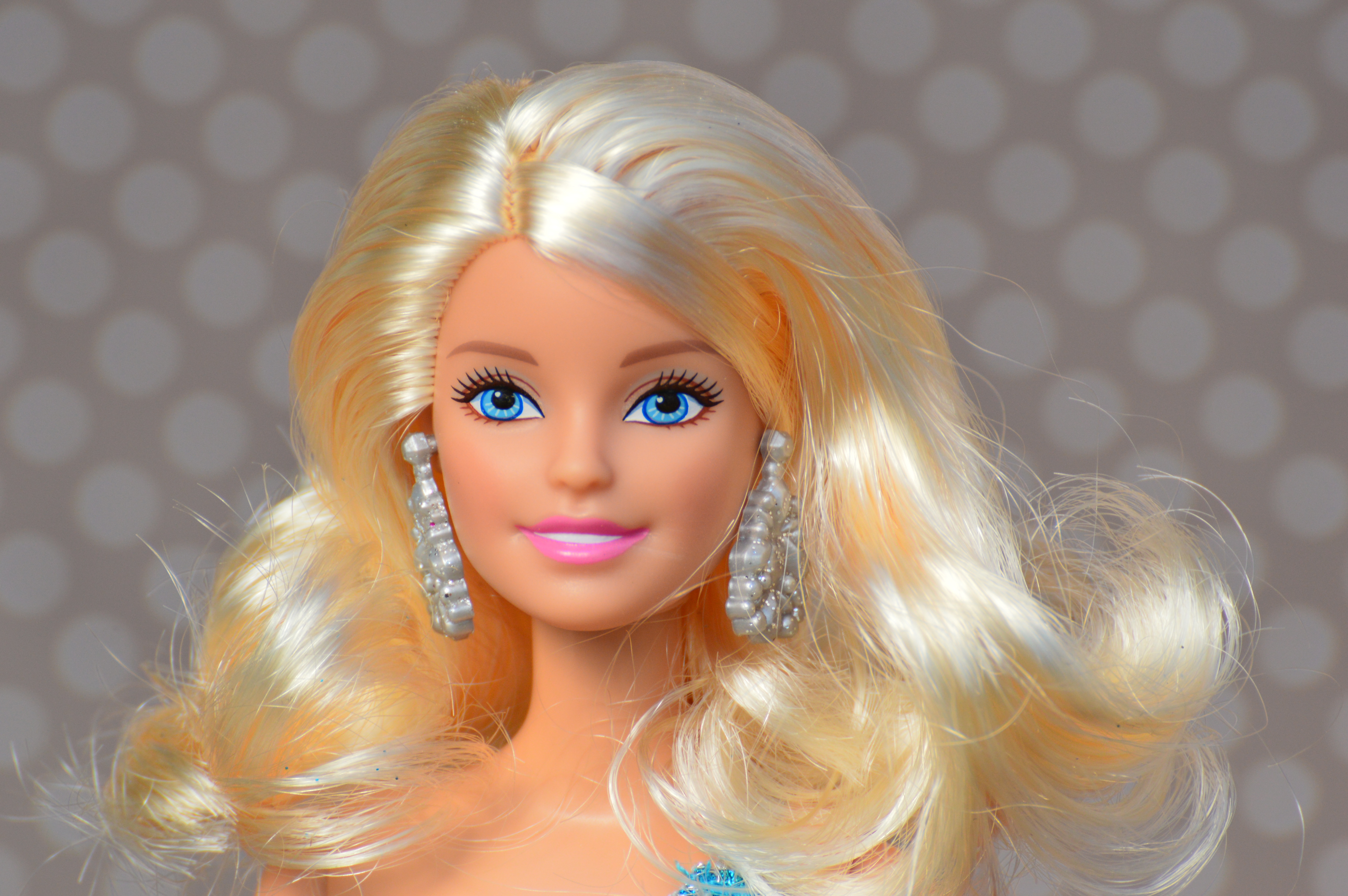 blond, women, human hair, looking at camera, head, long hair, hair, barbie, 5K, human representation, children, figure, doll, fashion, play, headshot, HD Wallpaper
