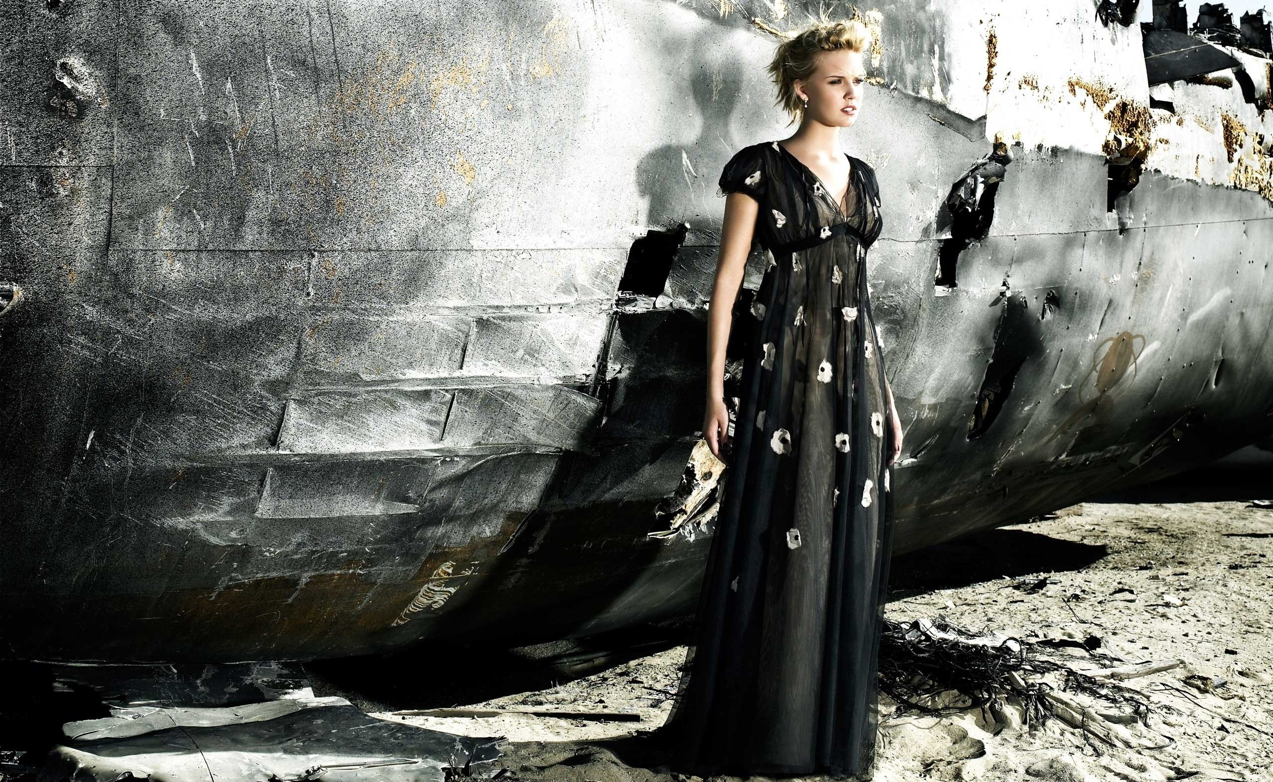 celebrity, maggie, nature, portrait, wall - building feature, architecture, neck, leisure activity, women, grace, lifestyles, s, 2K, maggie grace, built structure, HD Wallpaper