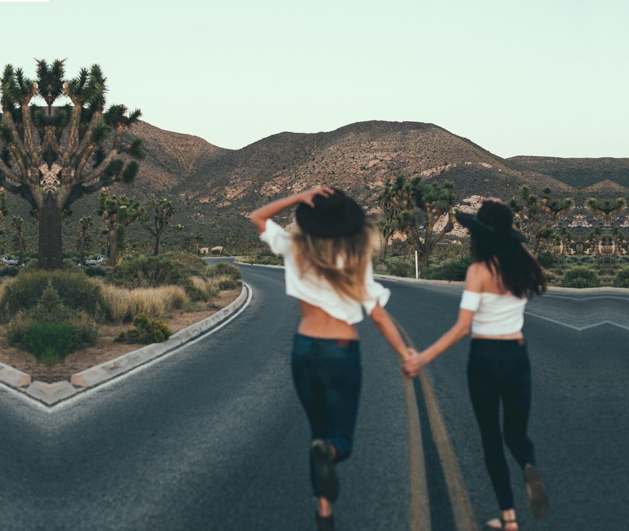 photography, model, Megan Costley, mountains, sisters, landscape, 720P, Chill Out, back, Run, black hat, jeans, photo manipulation, Noel Alvarenga, hat, HD Wallpaper