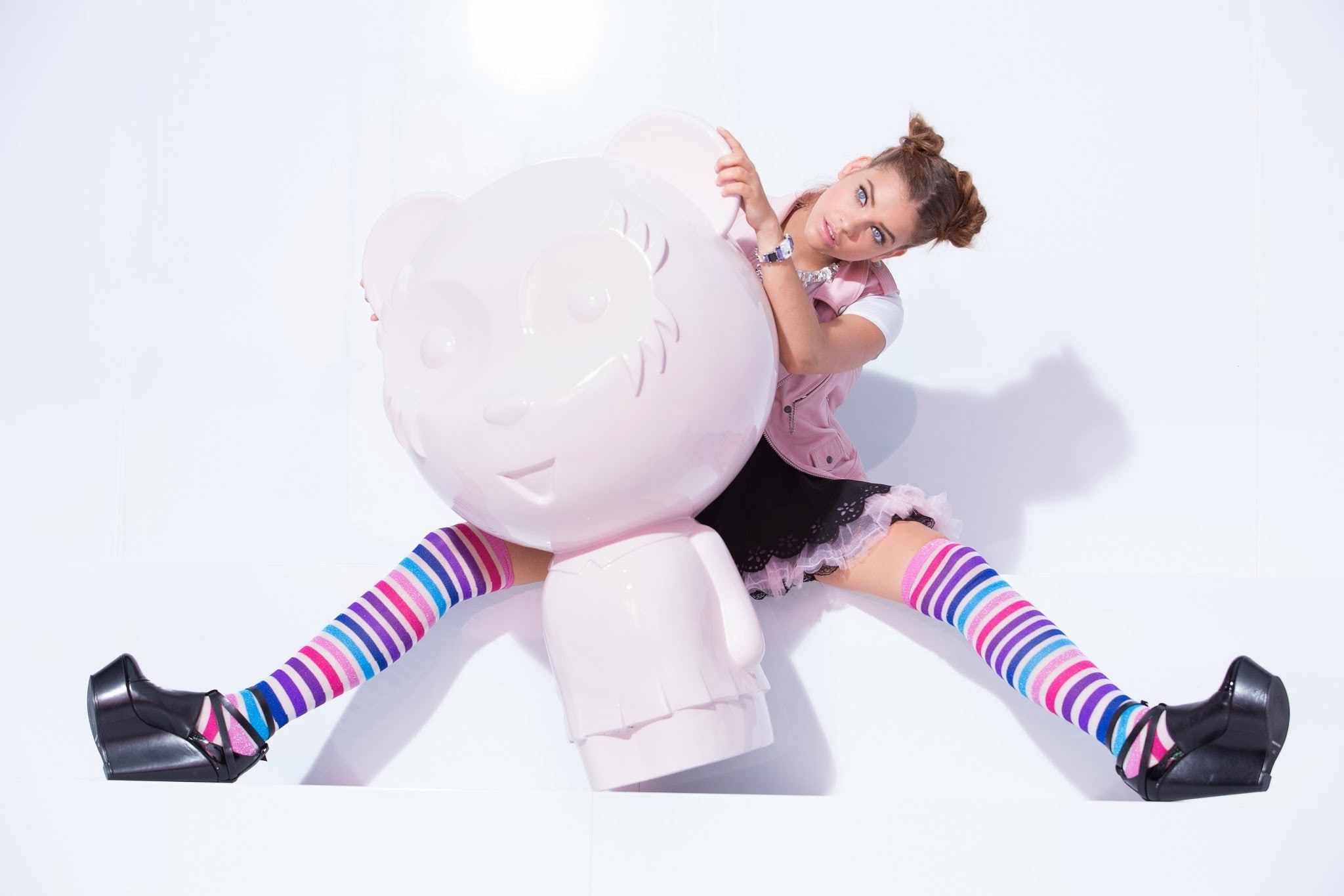cheerful, 1080P, child, girls, enjoyment, Barbara Palvin, photography, fun, childhood, indoors, emotion, sitting, casual clothing, happiness, females, HD Wallpaper