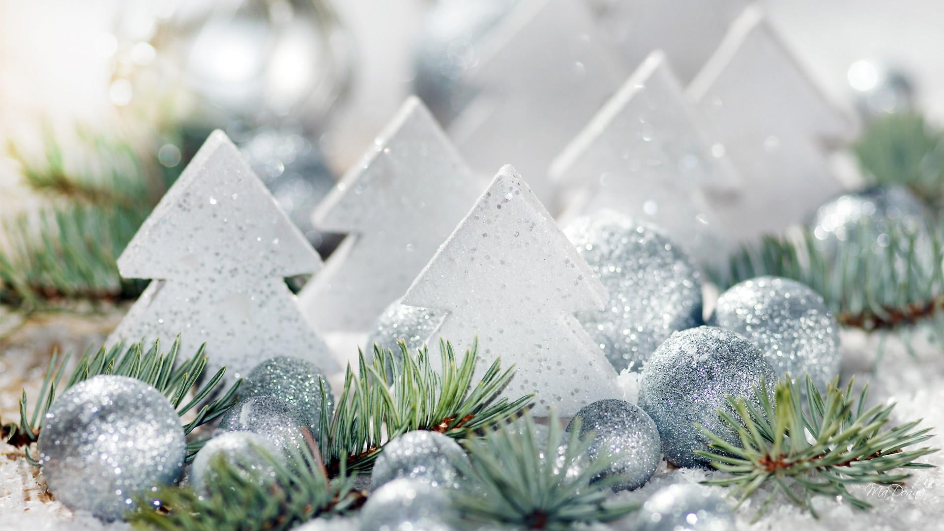 1080P, holiday, christmas, snow, balls, feliz navidad, winter, decoration, trees, xmas, light, shhine, spruce, decorated, HD Wallpaper