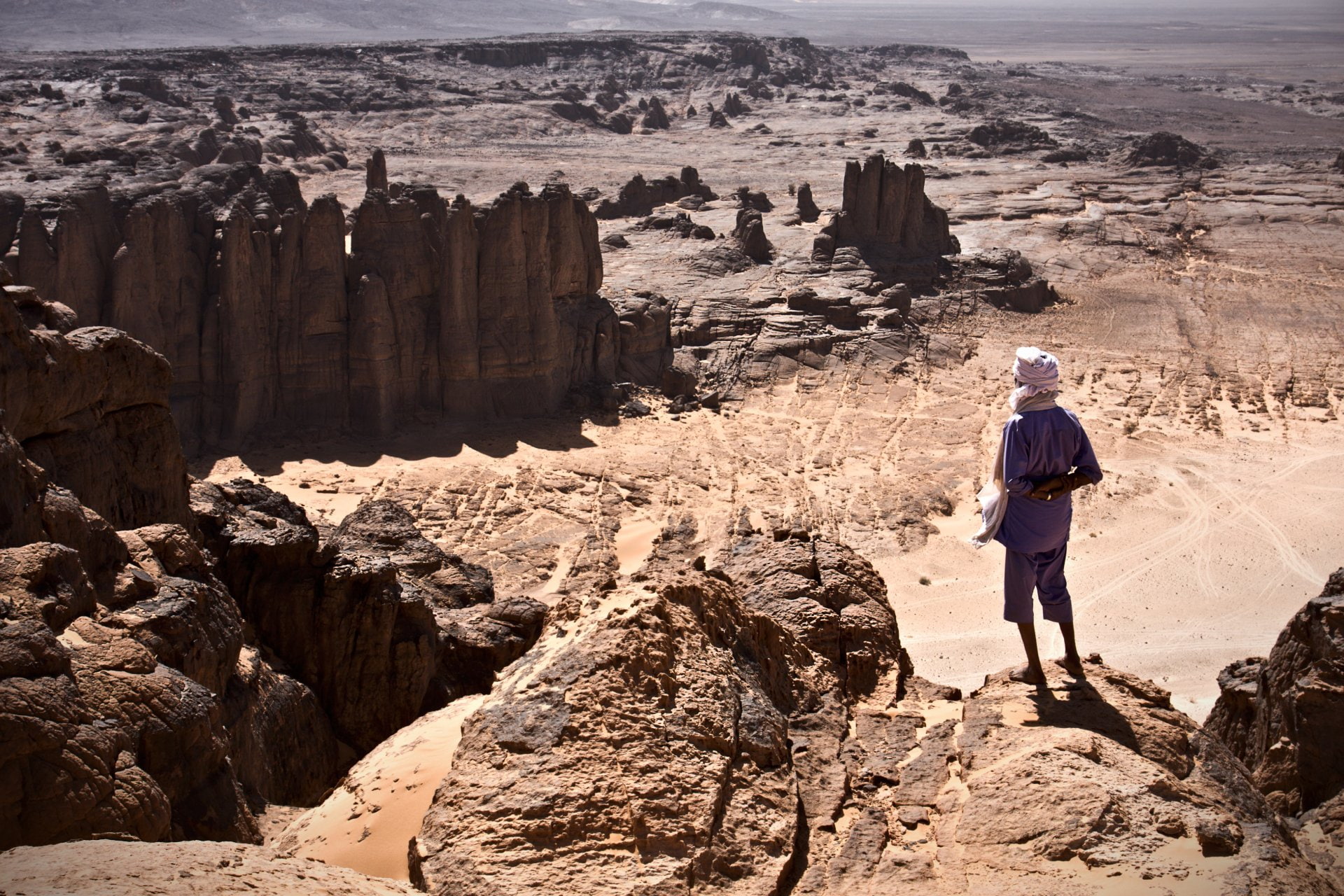Africa, Algeria, Man, 1080P, Desert, Tassili NAjjer, Landscape, Photography, Mountain, People, National Park, Rock, Sahara, Tuareg, HD Wallpaper