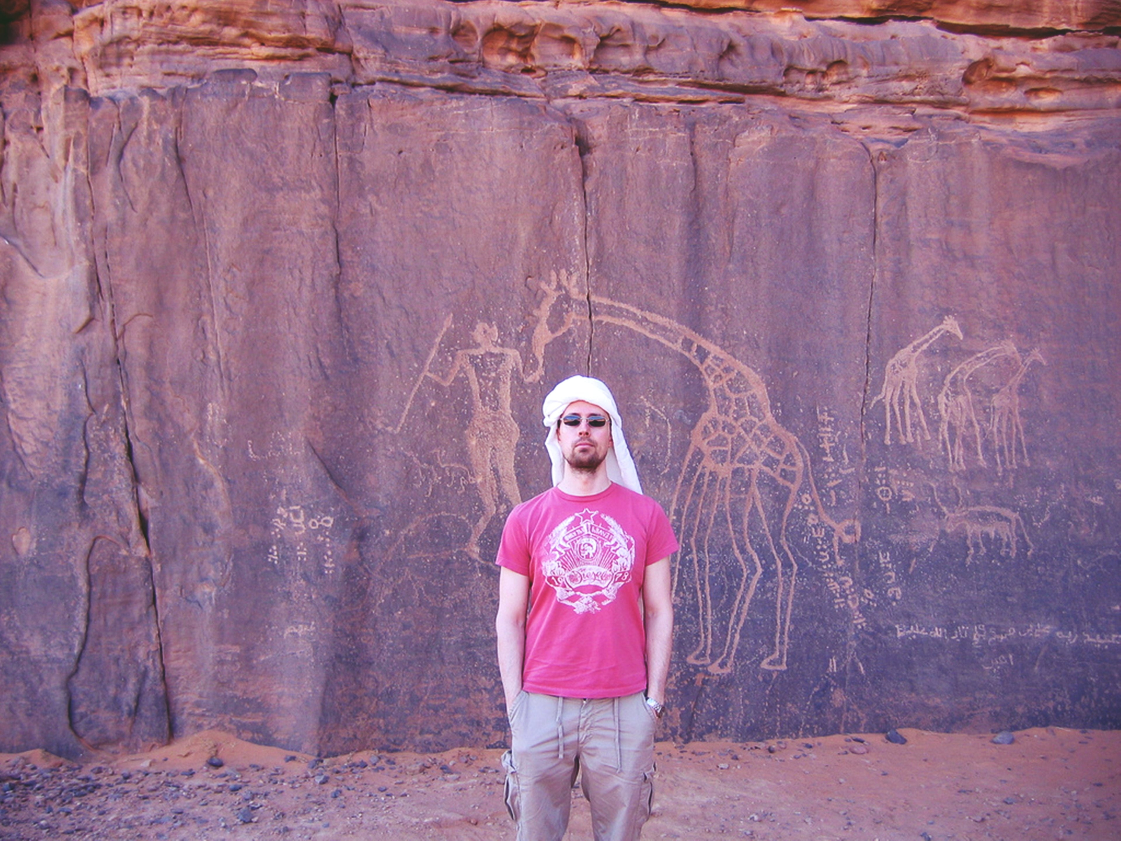 front view, caves, Tuareg, lifestyles, ufo, Sahara, rocks, one person, real people, women, pink color, Tifinagh, animals, casual clothing, Nand039ajjer, HD Wallpaper