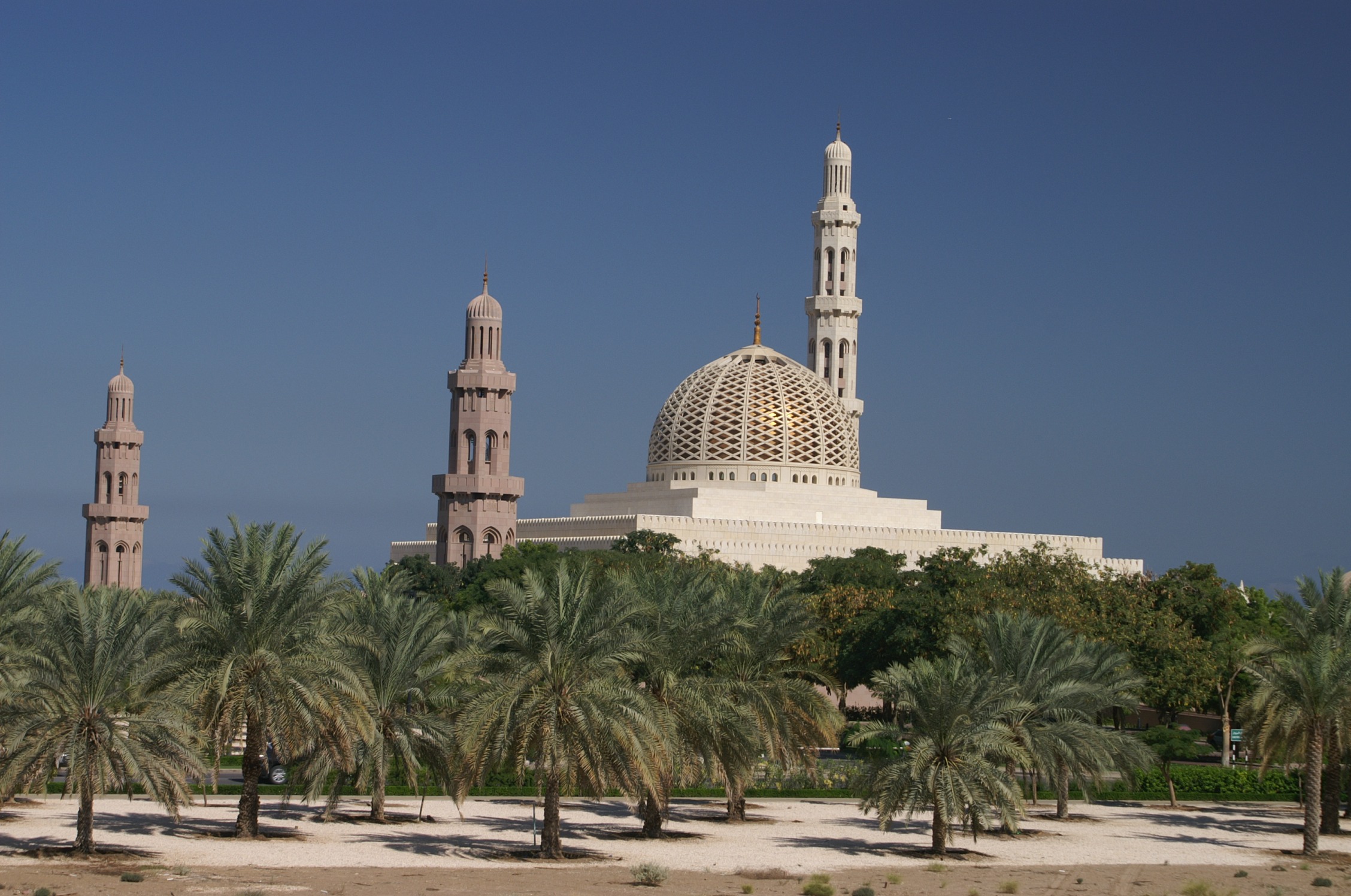 building exterior, sky, white, place of worship, clear sky, dome, muscat, tree, nature, no people, minaret, tourism, built structure, plant, oman, religion, HD Wallpaper