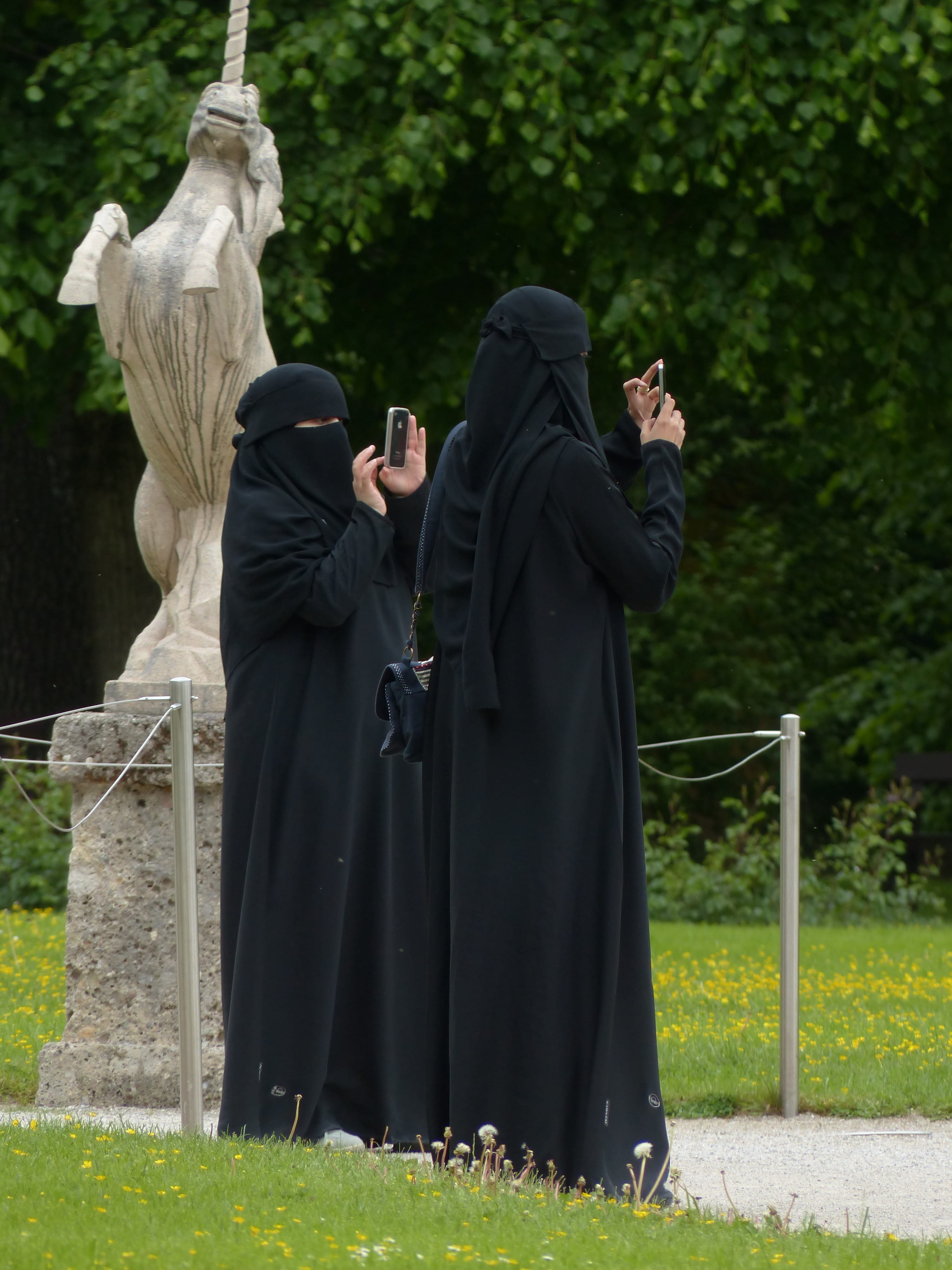 concealment, abaya, 4K, adult, standing, person, communication, Veiling, statue, mobile phone, day, women, full length, people, men, clothing, holding, Phone HD Wallpaper