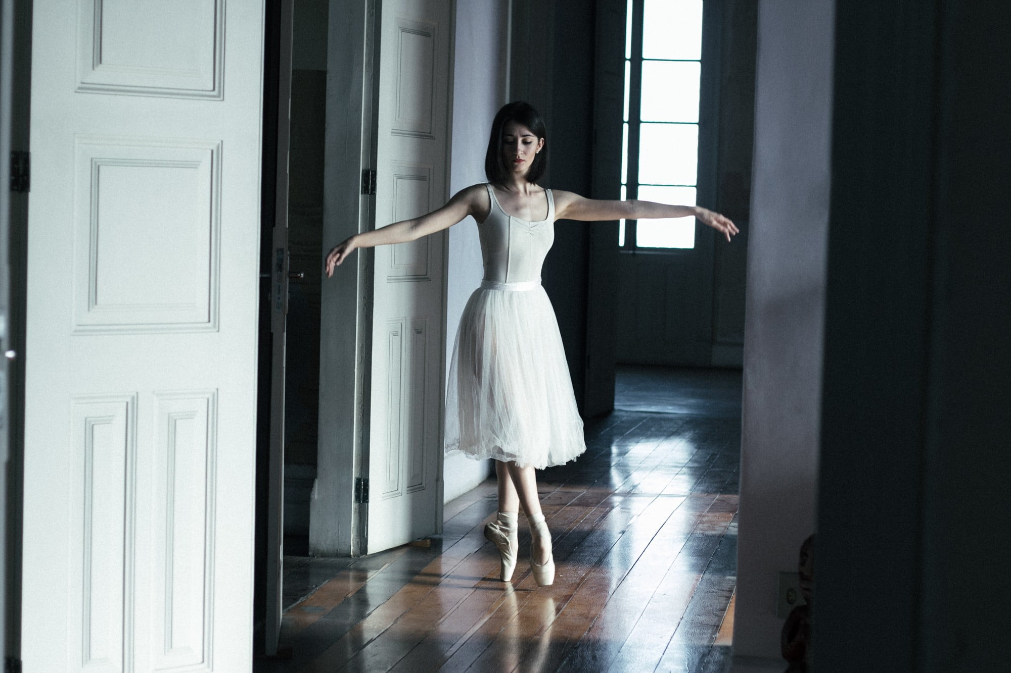 women, tiptoe, full length, human arm, door, adult, young adult, young women, beautiful woman, limb, dress, standing, one person, ballet, dancing, ballet dancer, HD Wallpaper