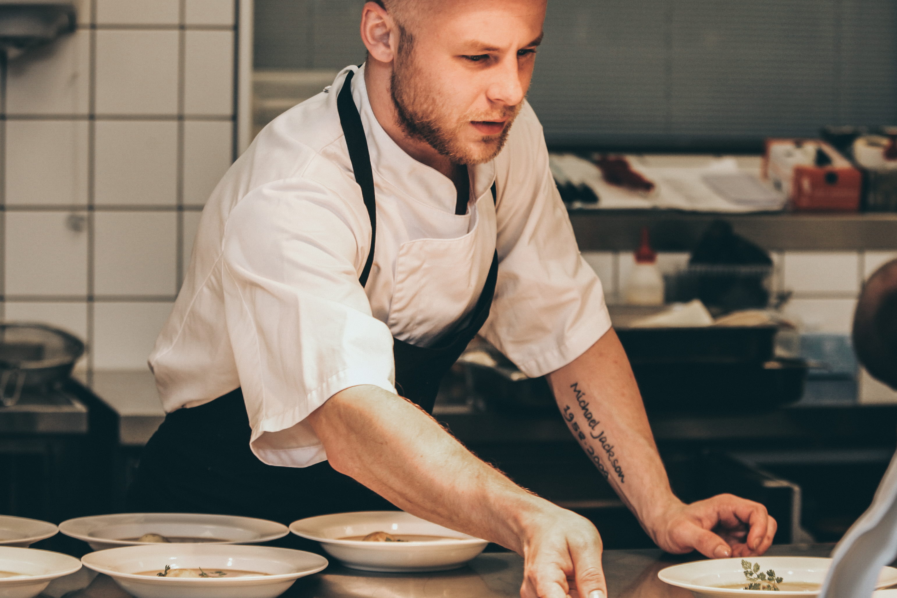 inside, topchef, making, tattoo, cook, skill, kitchen, sushi, clothing, food and drink industry, prepare, dish, chef, preparing food, michelin, plate, concentration, HD Wallpaper