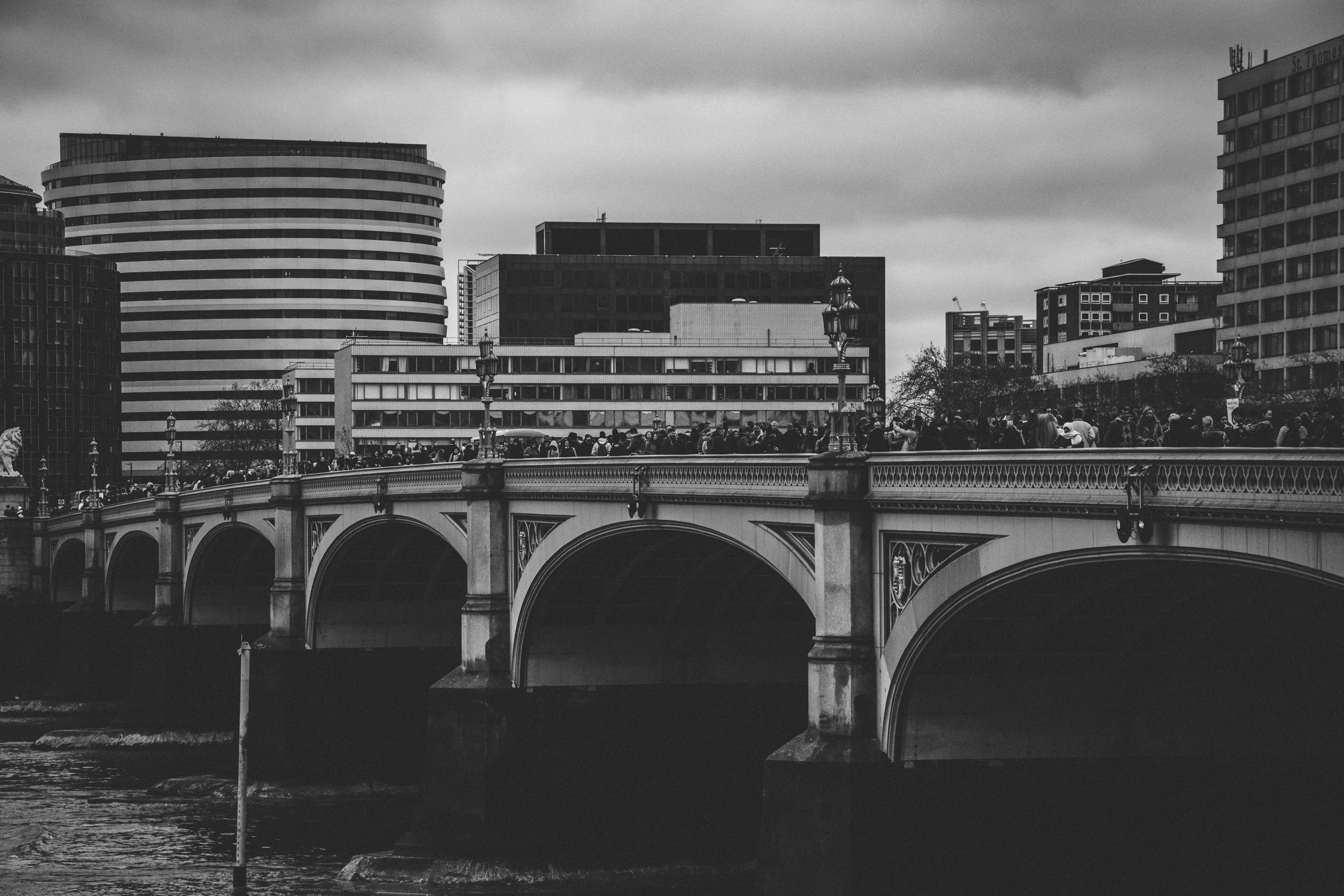 built structure, person, building, outdoors, westminster bridge, office building, viaduct, transportation, cloud - sky, humans, boardwalk, black and white, HD Wallpaper