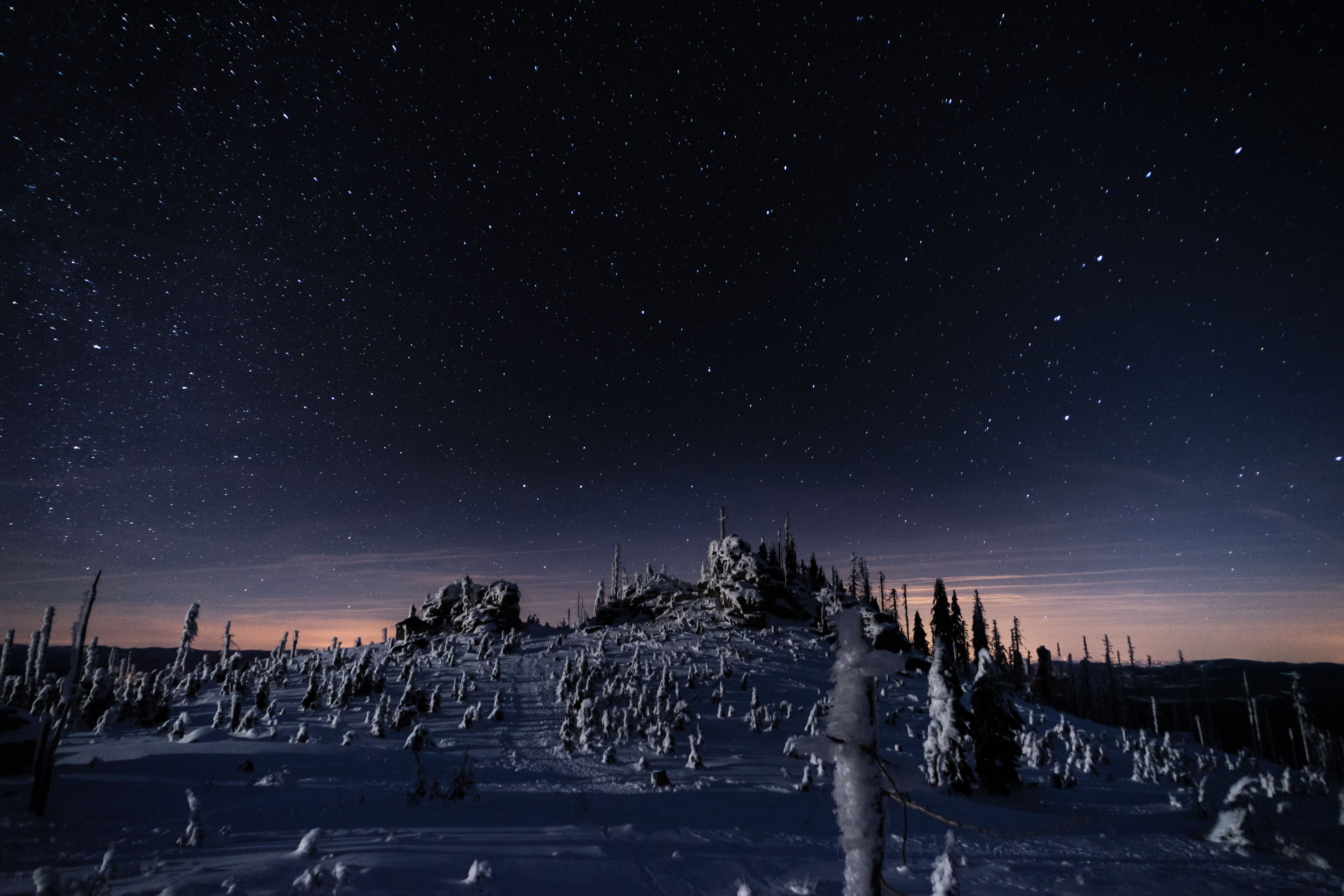 formations, castle, star - space, star, outdoors, astrology, mountain, dark, astronomy, winter, night, photo, tranquility, starry, snow, nightshot, rock, HD Wallpaper