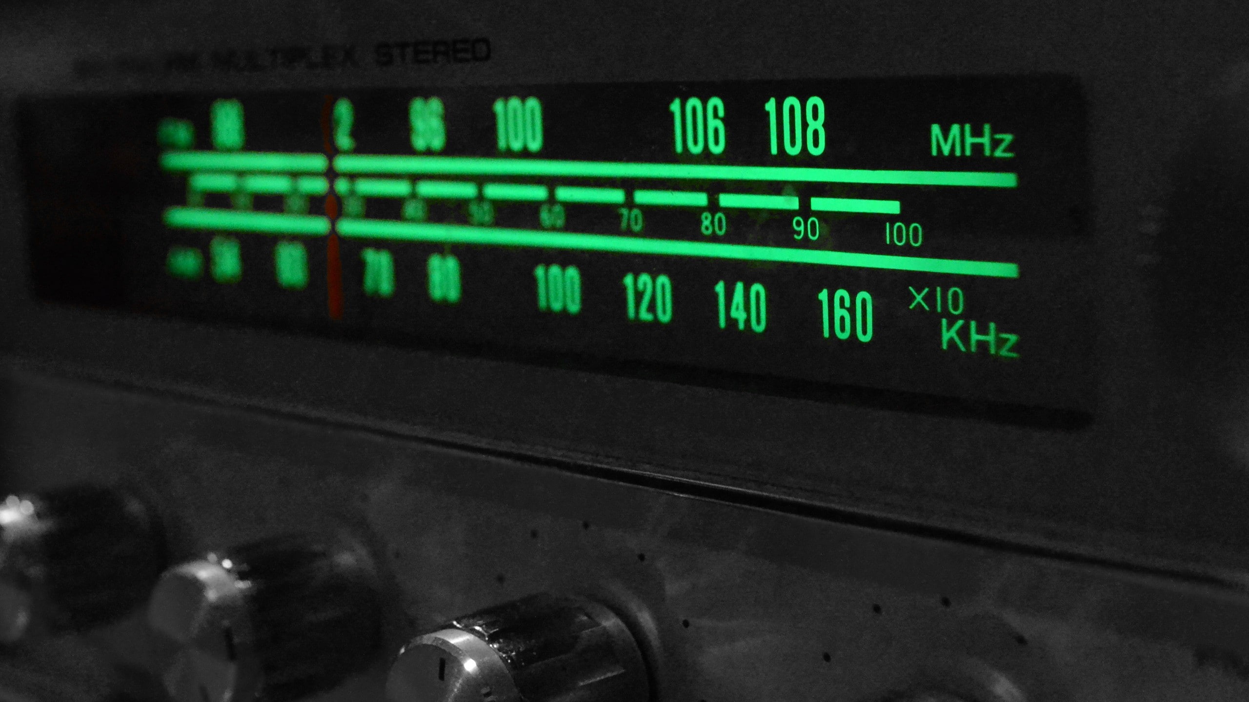 digital display, finance, green color, illuminated, business, radio, technology, close-up, time, machinery, arts culture and entertainment, communication, HD Wallpaper