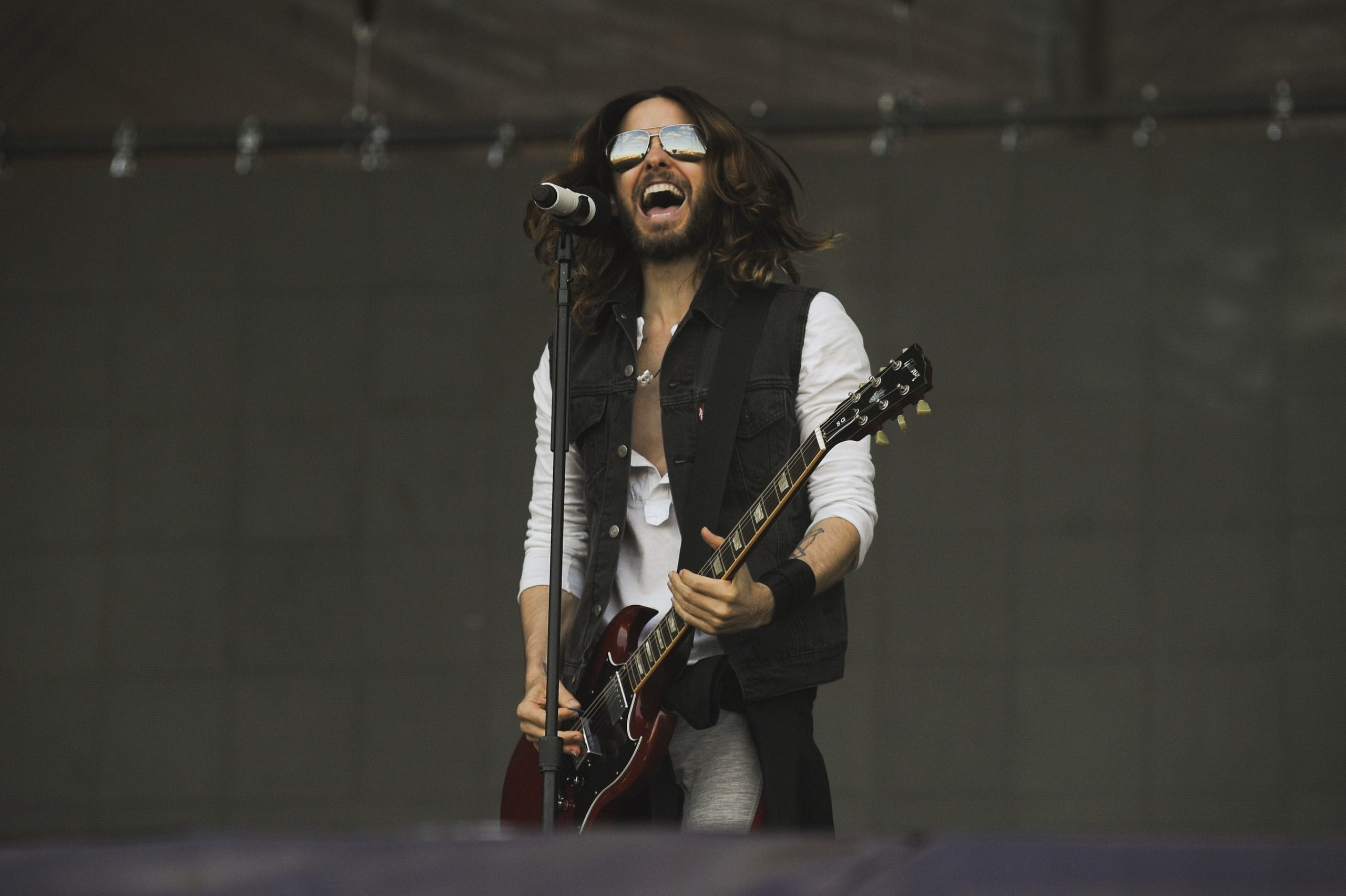 long, smiling, beauty, electric guitar, young Adult, black, artist, portrait, singer, sunglasses, input device, mouth, lifestyles, string instrument, people, HD Wallpaper