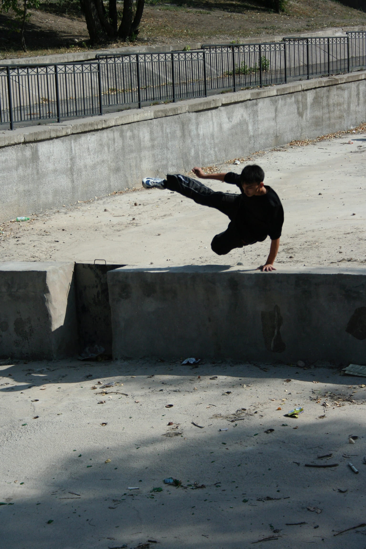 skill, men, human arm, kazakhstan, real people, sport, adolescence, lifestyles, teenage boys, 1080P, young men, males, young adult, parkour, nature, runner, Phone HD Wallpaper