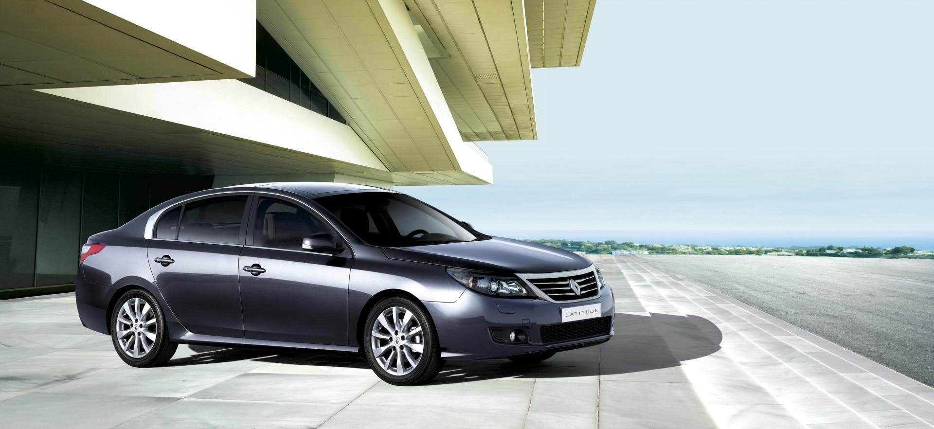 luxury, wealth, nature, renault, outdoors, latitude, shadow, sedan, modern, built structure, land vehicle, travel, building exterior, road, city, mode of transportation, HD Wallpaper