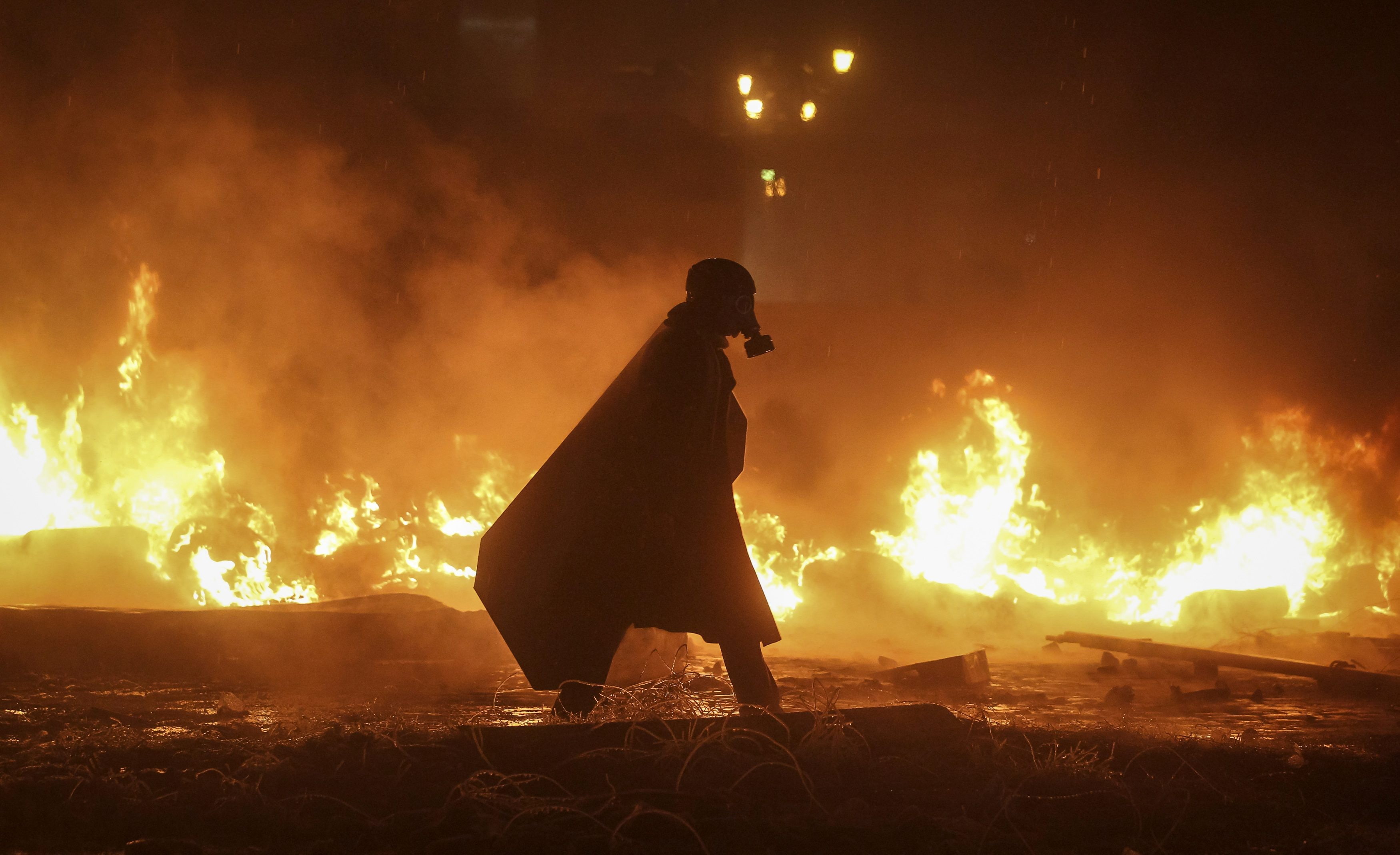 gas masks, 2K, fire, riots, Ukraine, HD Wallpaper