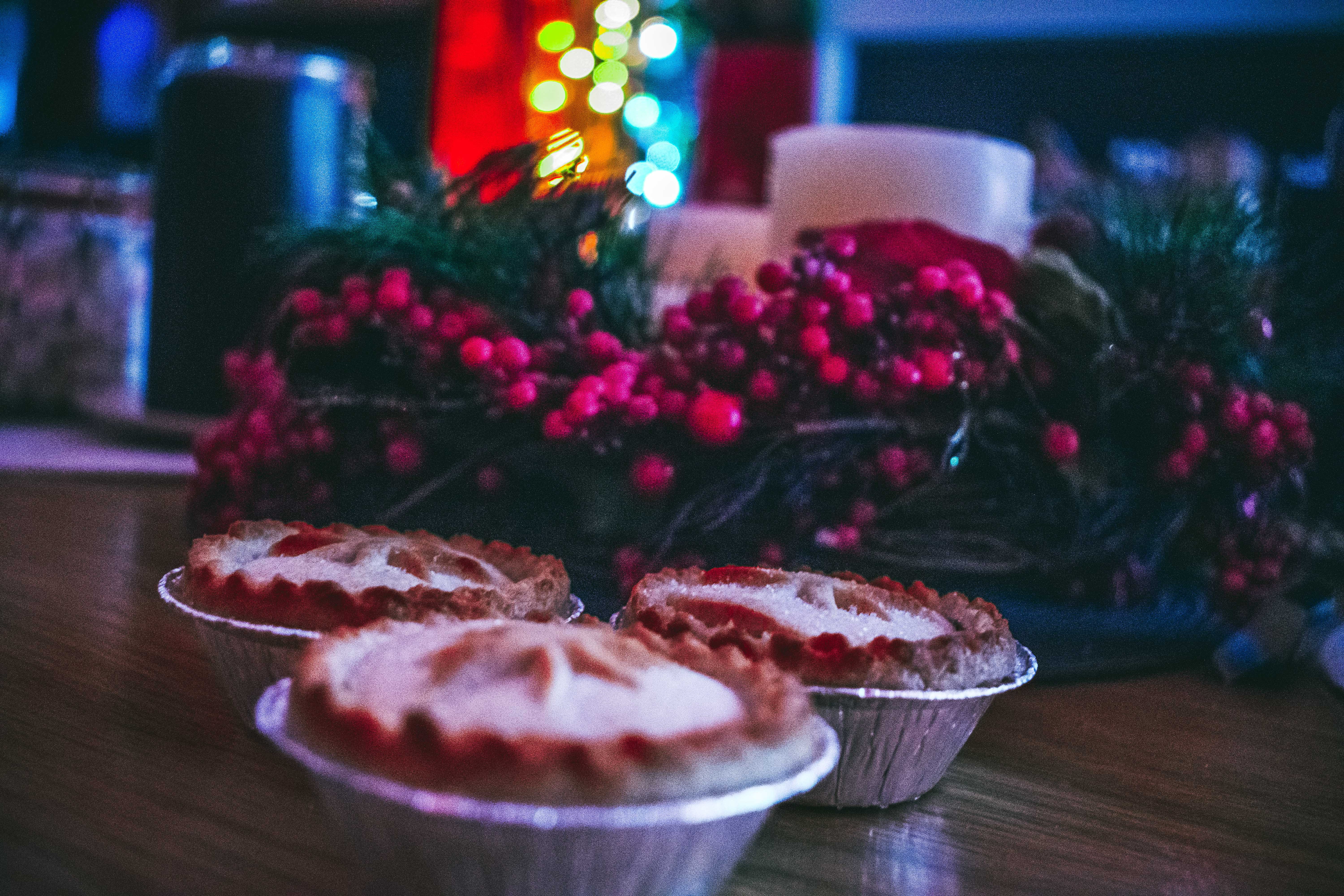 sweet food, close-up, food and drink, coventry, jolly, home, selective focus, cold, lights, sweet, winter, focus on foreground, red, warm, berry fruit, HD Wallpaper