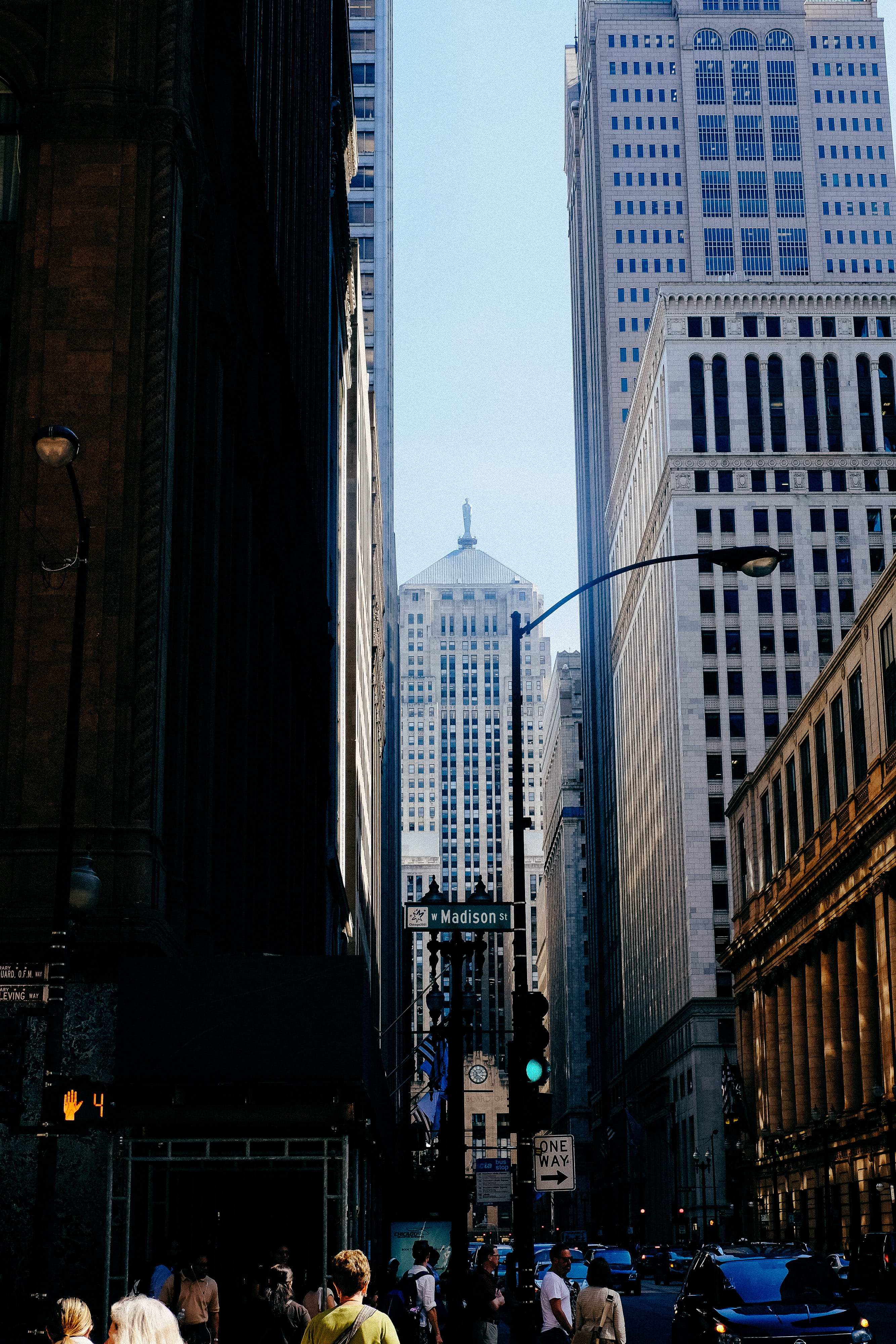 street, north, modern, office building exterior, financial district, downtown, millennium, people, group of people, cityscape, america, city, skyscraper, Phone HD Wallpaper