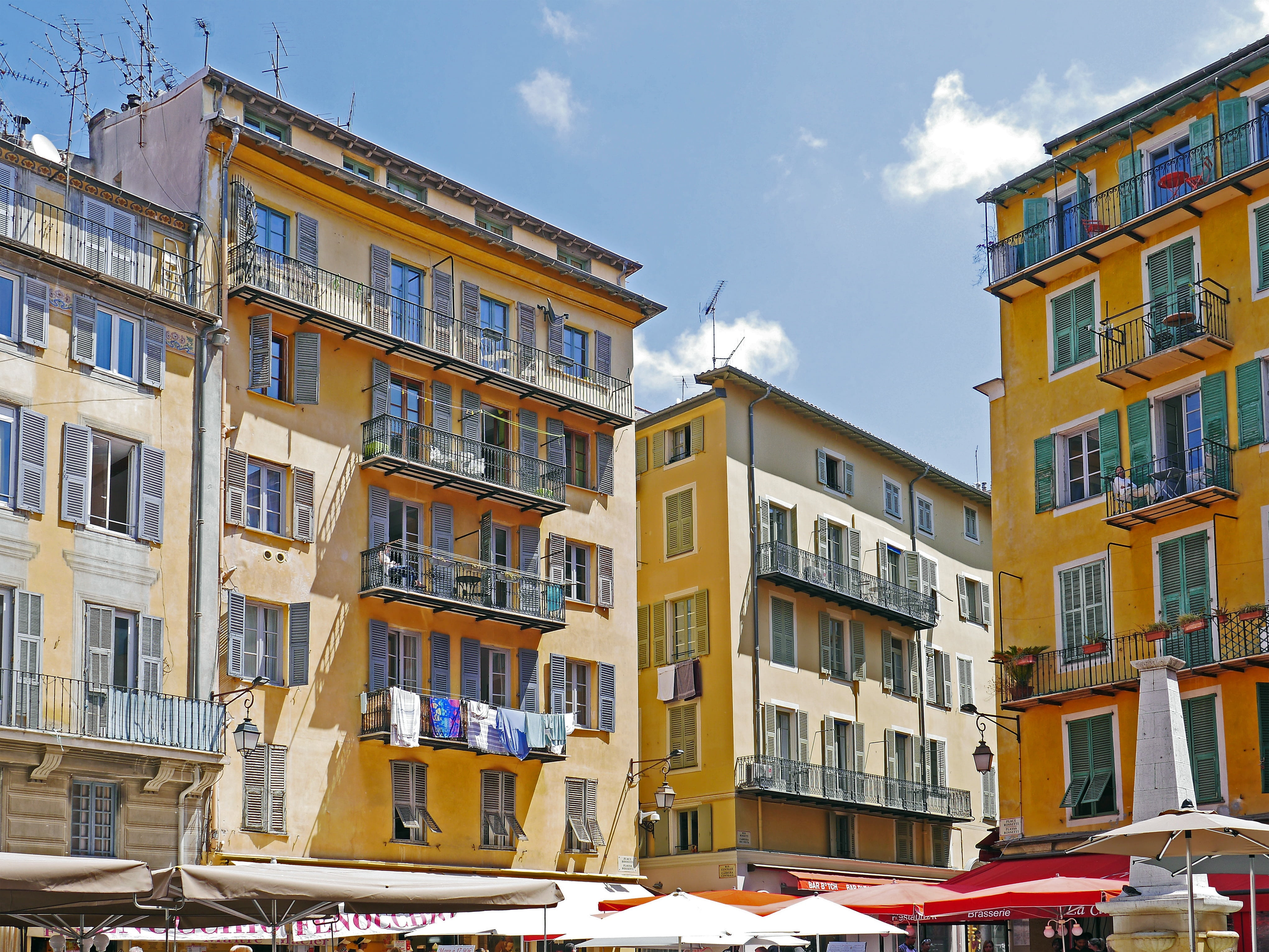 building exterior, facades, pedestrian zone, house, built structure, old town, apartment, 4K, south of france, parasols, architecture, old building, historic old town, HD Wallpaper