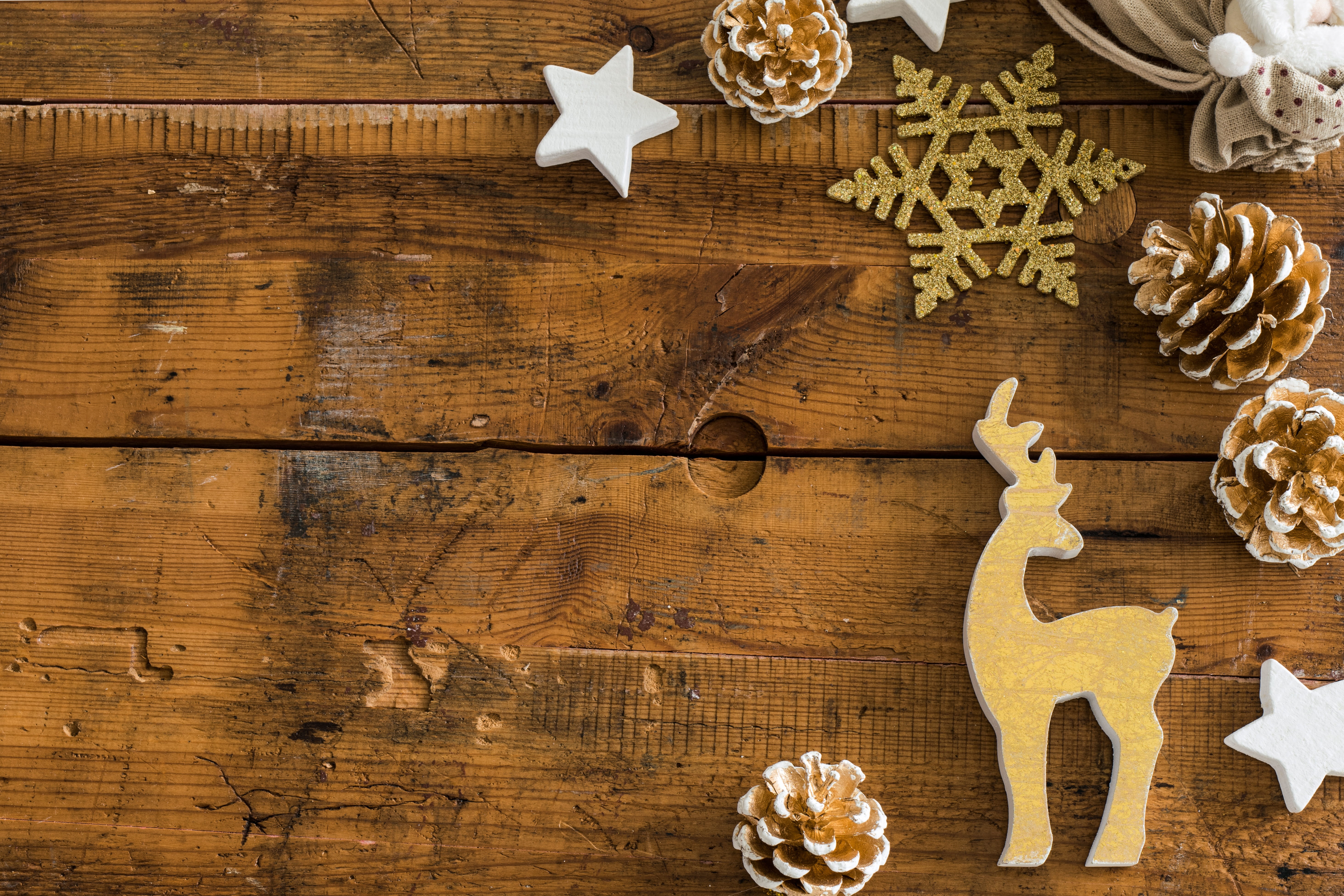 cute, reindeer, space for text, gingerbread cookie, season, christmas, food and drink, shape, holiday, gold, no people, cookie, table, december, preparation, HD Wallpaper