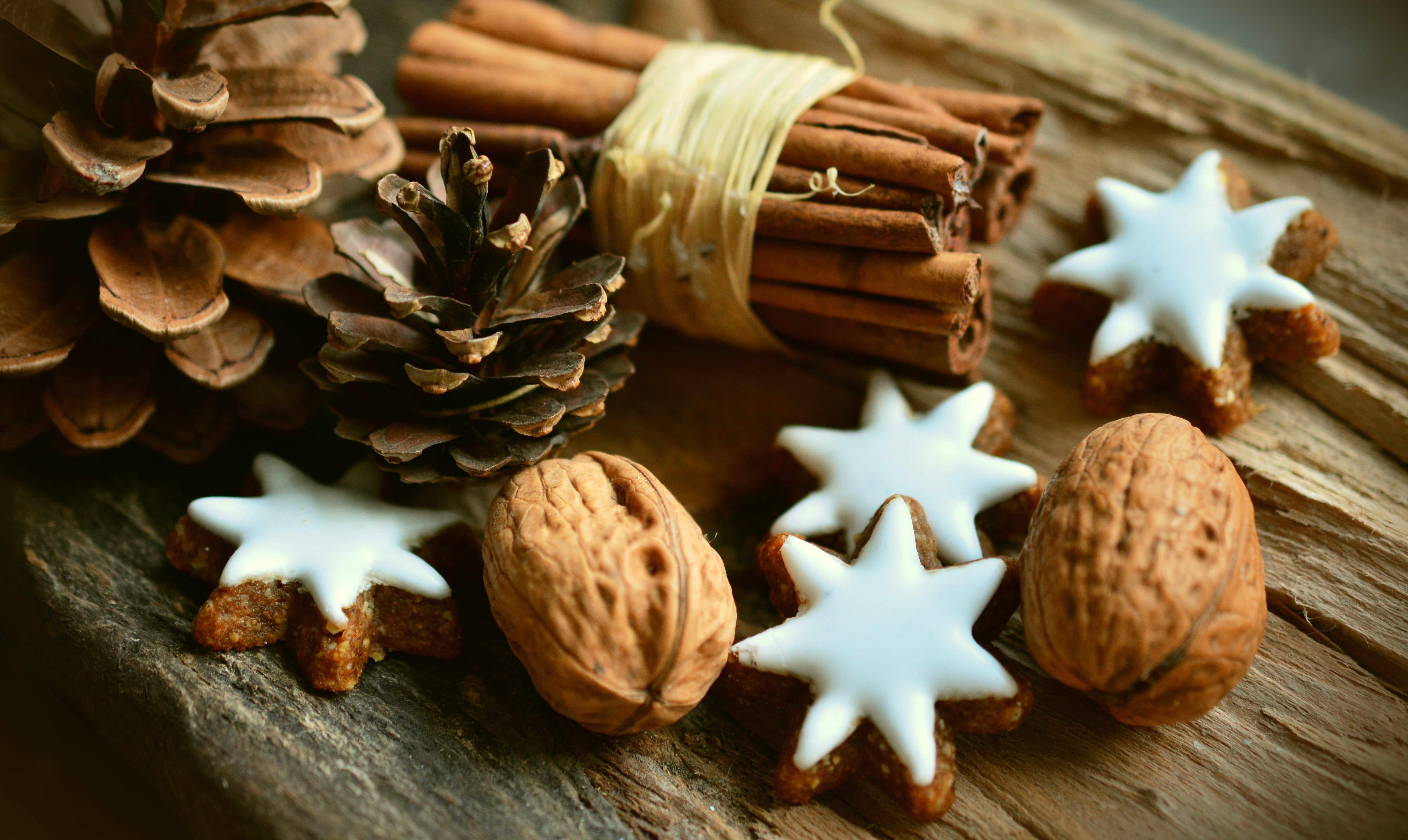 christmas time, cinnamon sticks, walnuts, variation, indoors, close-up, 5K, freshness, christmas cookies, decoration, table, star shape, pastries, baked, HD Wallpaper