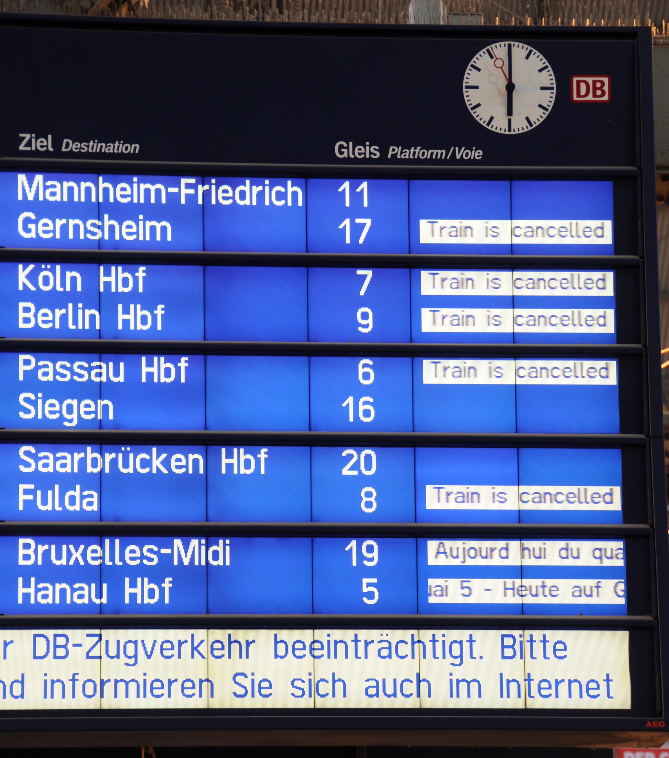 schedule, 2K, travel, close-up, concourse, destination, communication, departure, deutsche bahn, db, number, railway station, western script, business, Phone HD Wallpaper