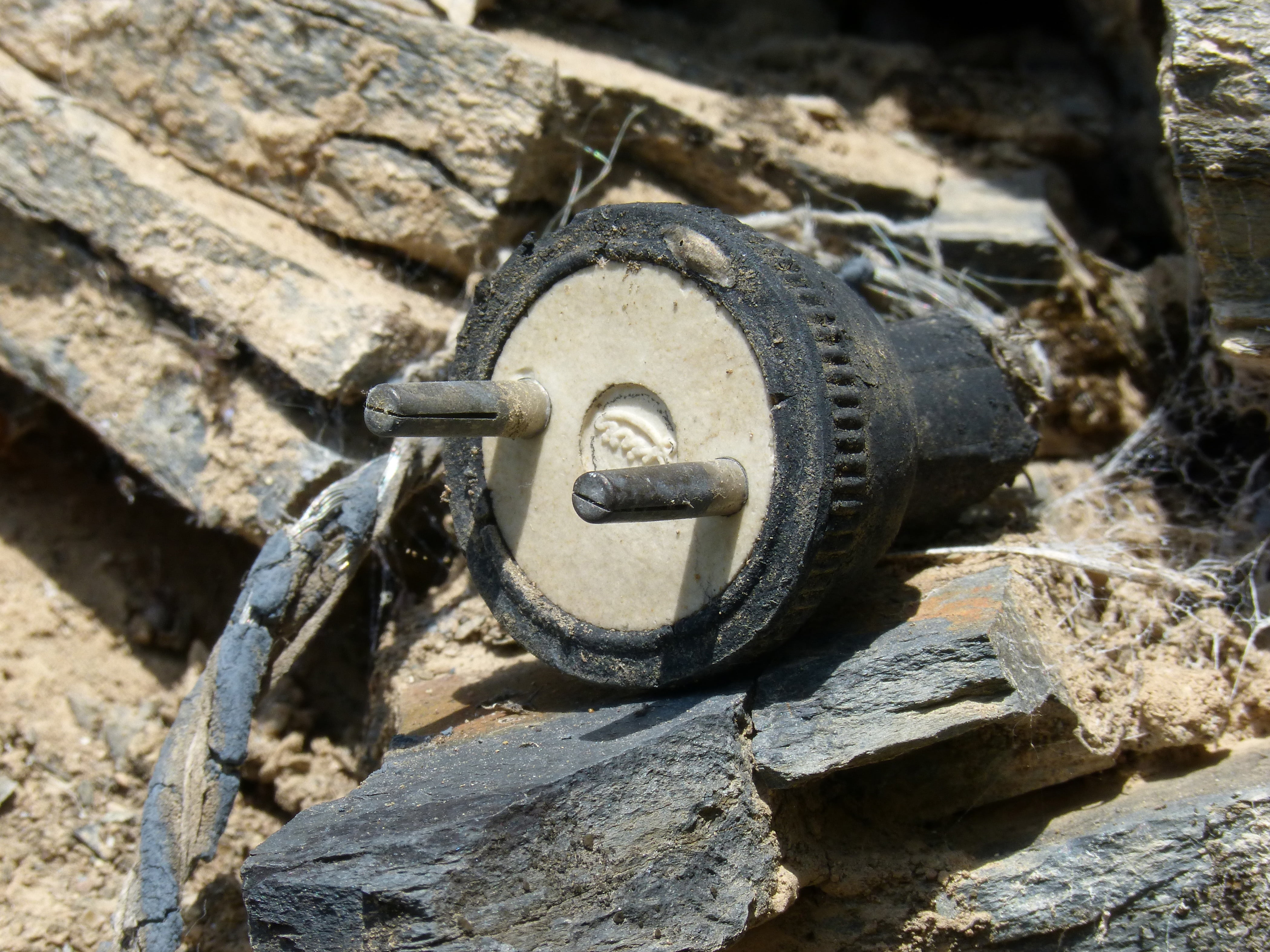 close-up, old, rock - object, history, obsolete, day, 4K, architecture, solid, the past, no people, steel, metal, focus on foreground, nature, wood - material, HD Wallpaper