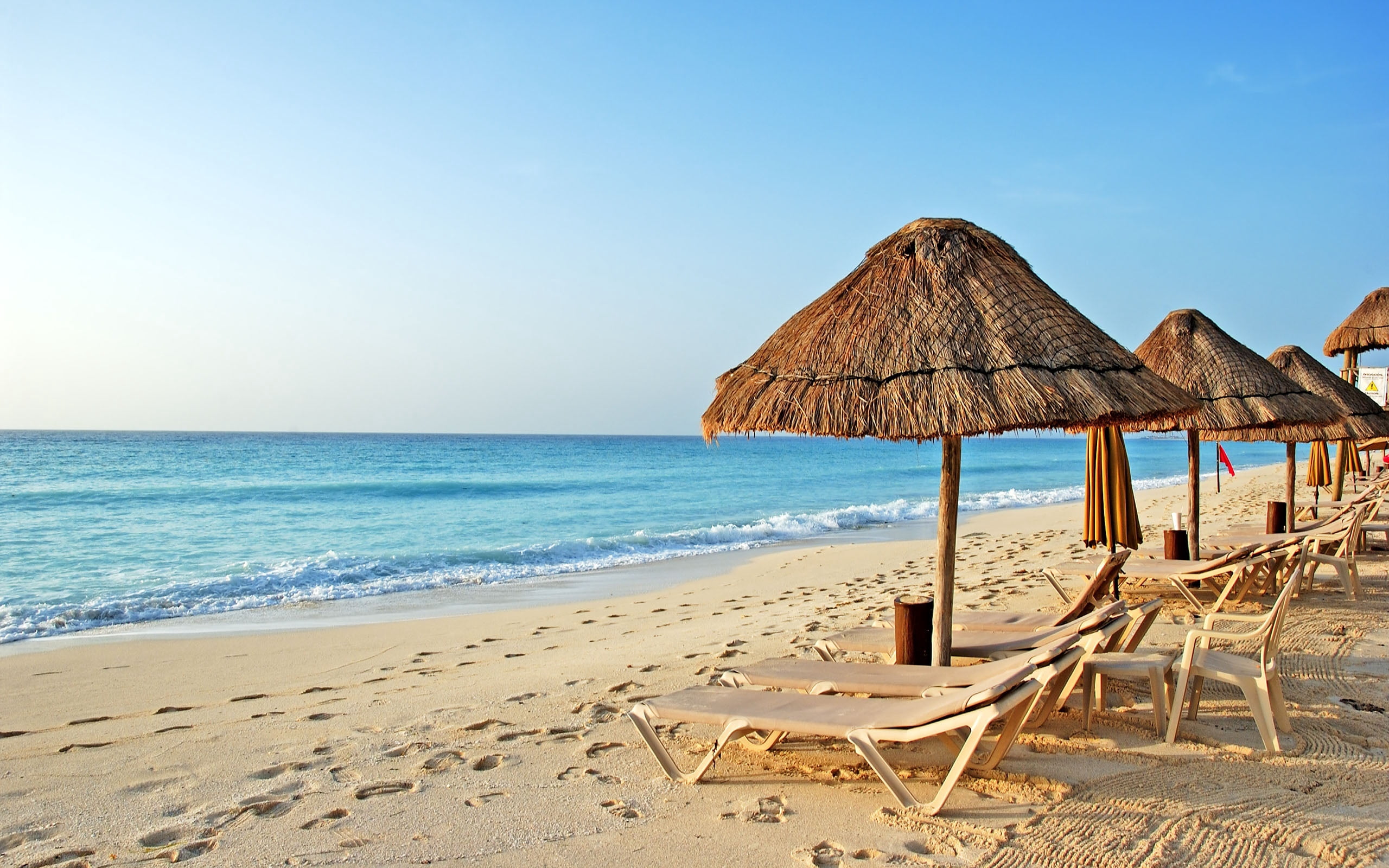 horizon, waters Edge, tourist Resort, umbrellas, land, coastline, island, thatched roof, sunlight, patio, roof, travel, sand, nature, landscape, vacations, HD Wallpaper