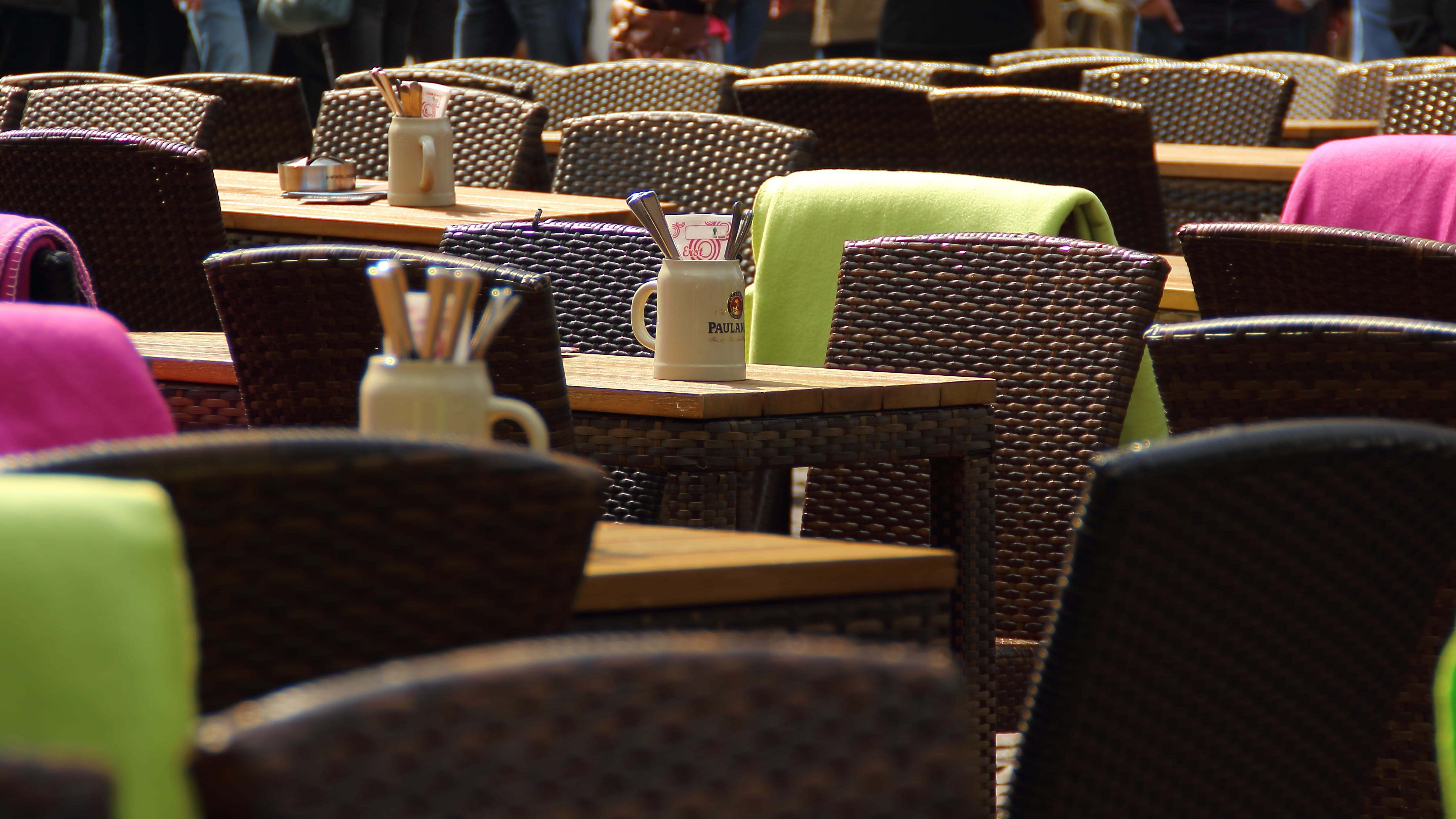 empty, furniture, outside catering, beer, no people, restaurant, on top, tables, local, repetition, business, cozy, decoration, table, auditorium, order, HD Wallpaper