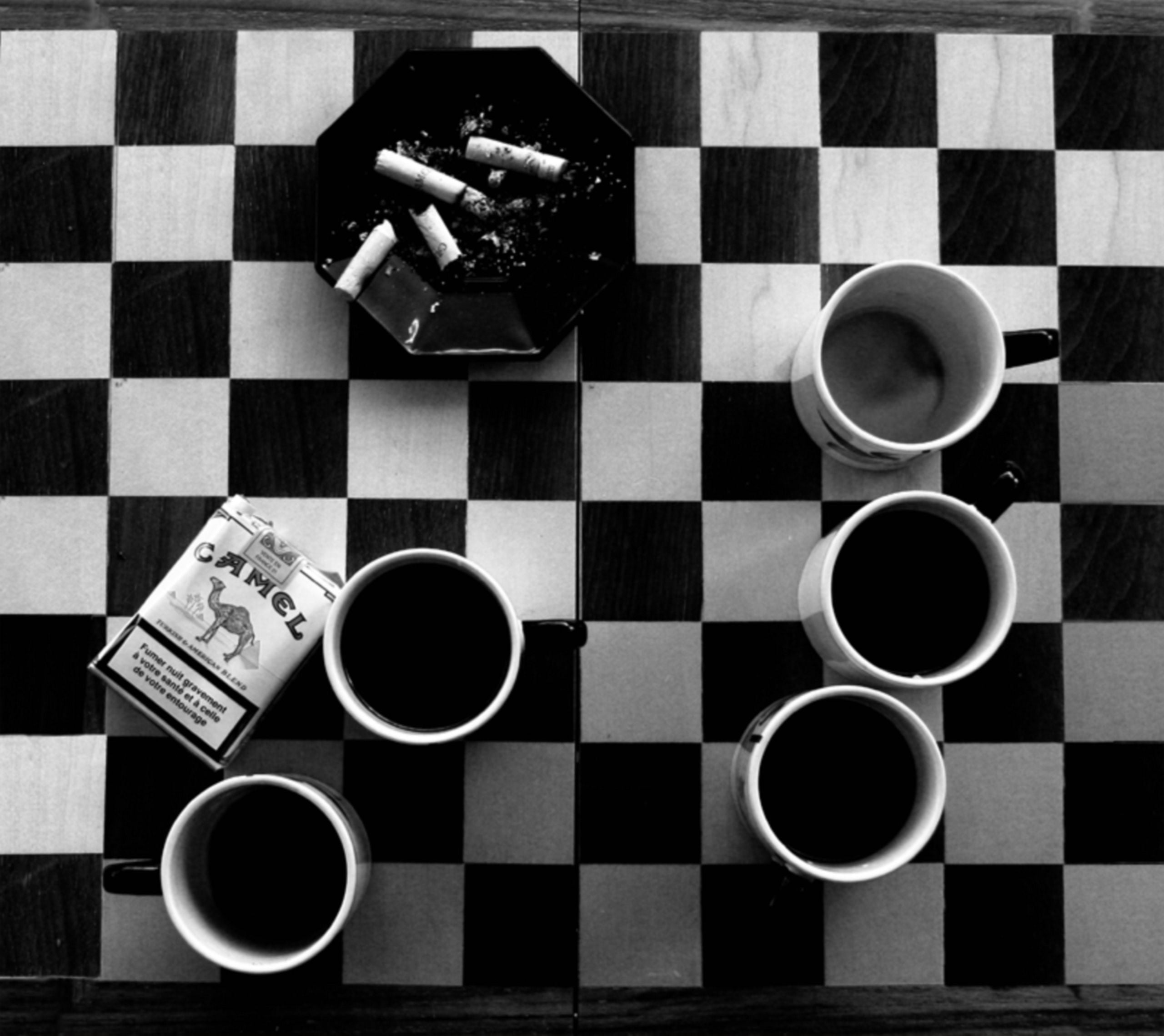 directly above, indoors, coffee cup, mugs, communication, 2K, cup, checked pattern, black coffee, board game, white, holding, drink, cigarettes, table, HD Wallpaper