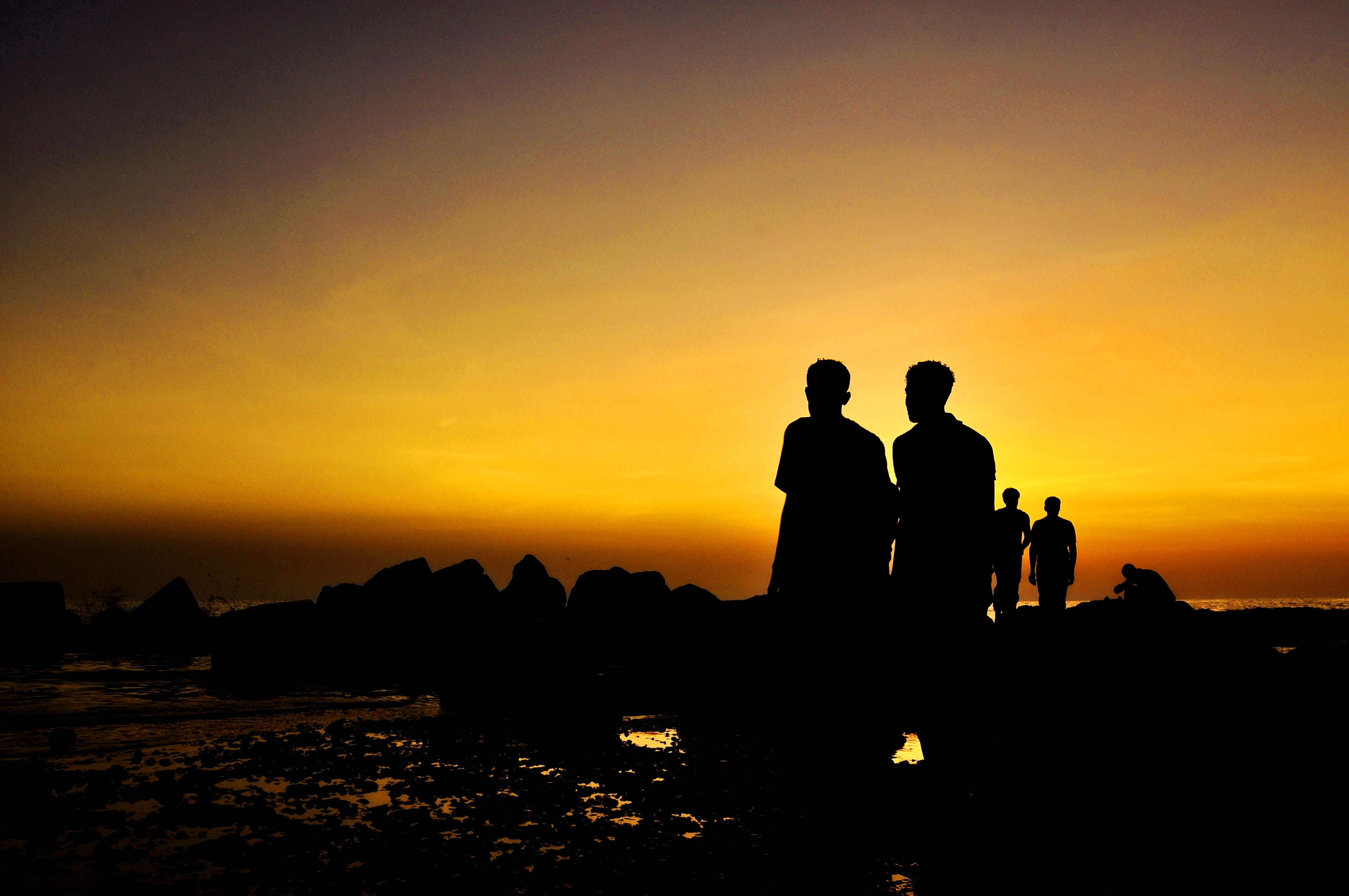 romantic, golden sunset, lifestyles, group of people, land, landscape, horizon, people, george paris, togetherness, sunset, saudi arabia, men, sky, nature, HD Wallpaper