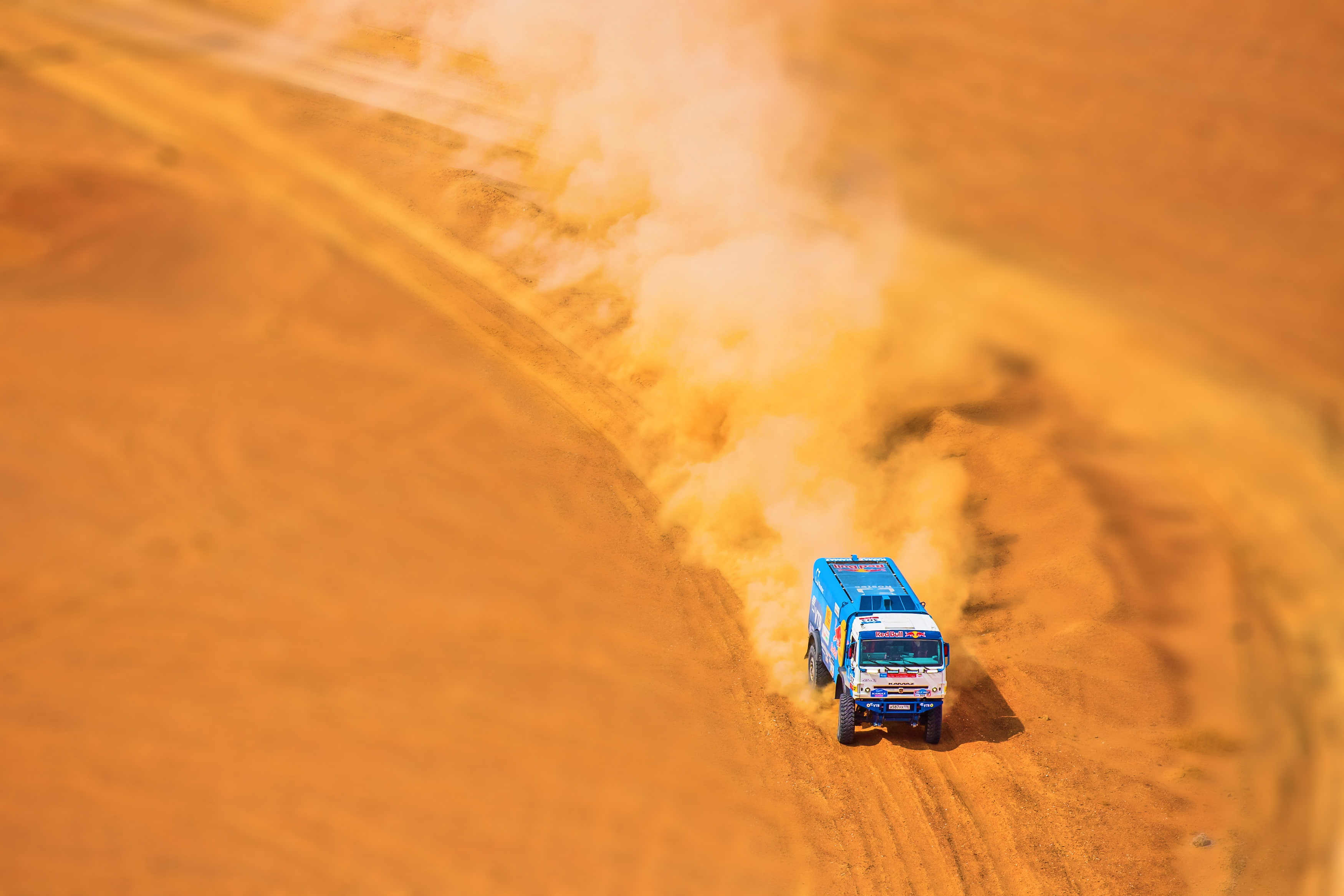 Nature, Dune, Rally, Tilt shift, Beast, Speed, SilkWay, The roads, Tilt–shift, Russia, Best, RedBull, Silk road, The sky, Master, Sport, Beauty, Race, KAMAZ, HD Wallpaper