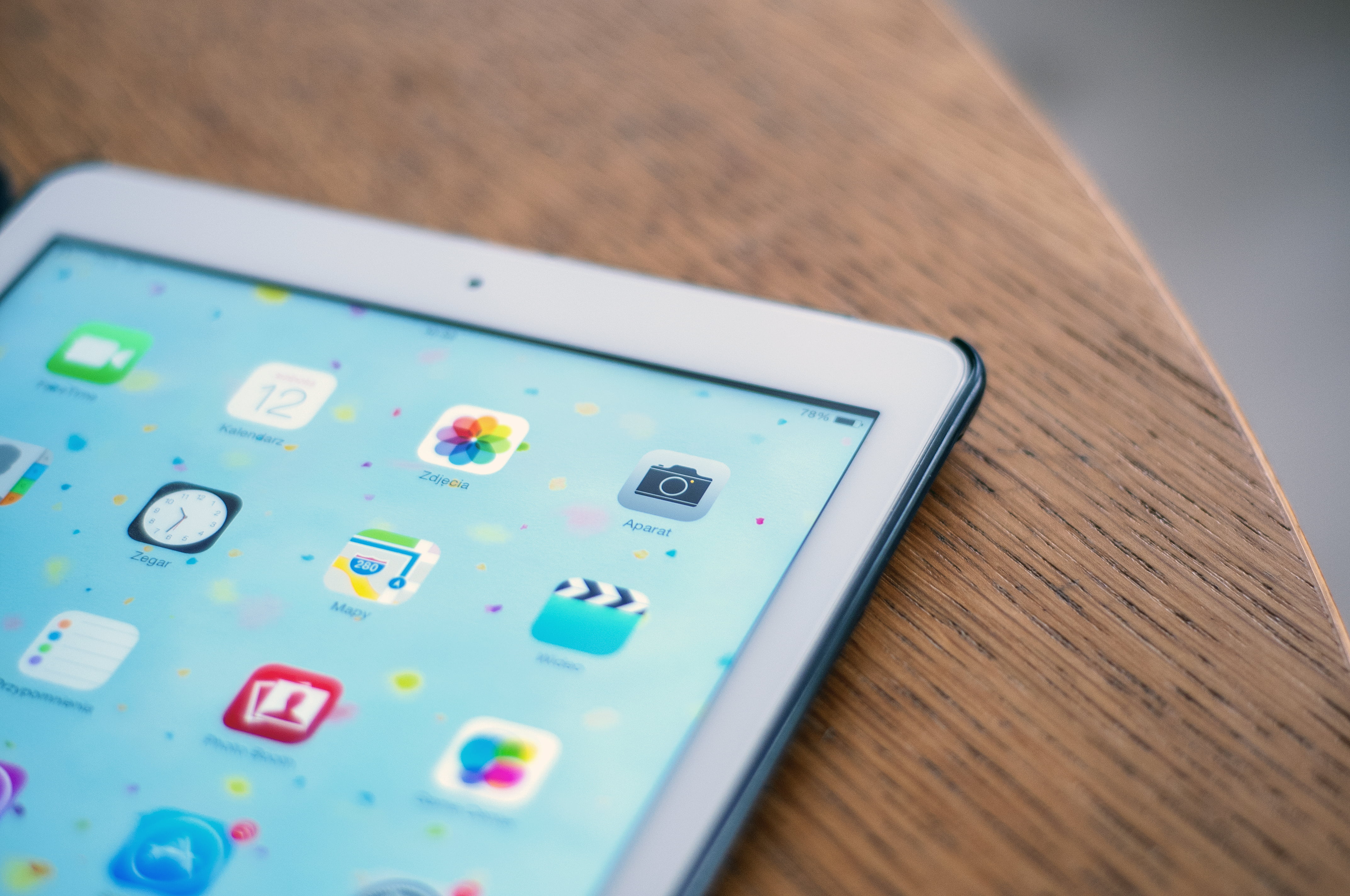 no people, touch screen, office, wood, ipad, wood - material, table, mobile app, push button, equipment, photography, multi colored, brown, computer, selective focus, HD Wallpaper