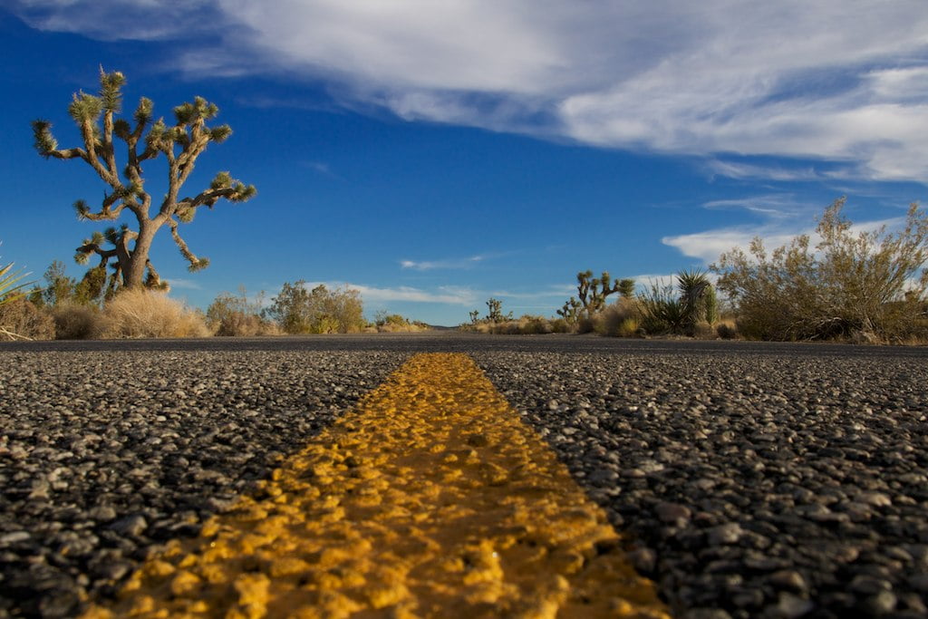 70D, Joshua Tree National Park, brown, daytime, green, USM, Sky, 40mm, green tree, Canon  EOS, 4L, EF, Sunset, California  Road, gray, Clouds, Desert Road, HD Wallpaper