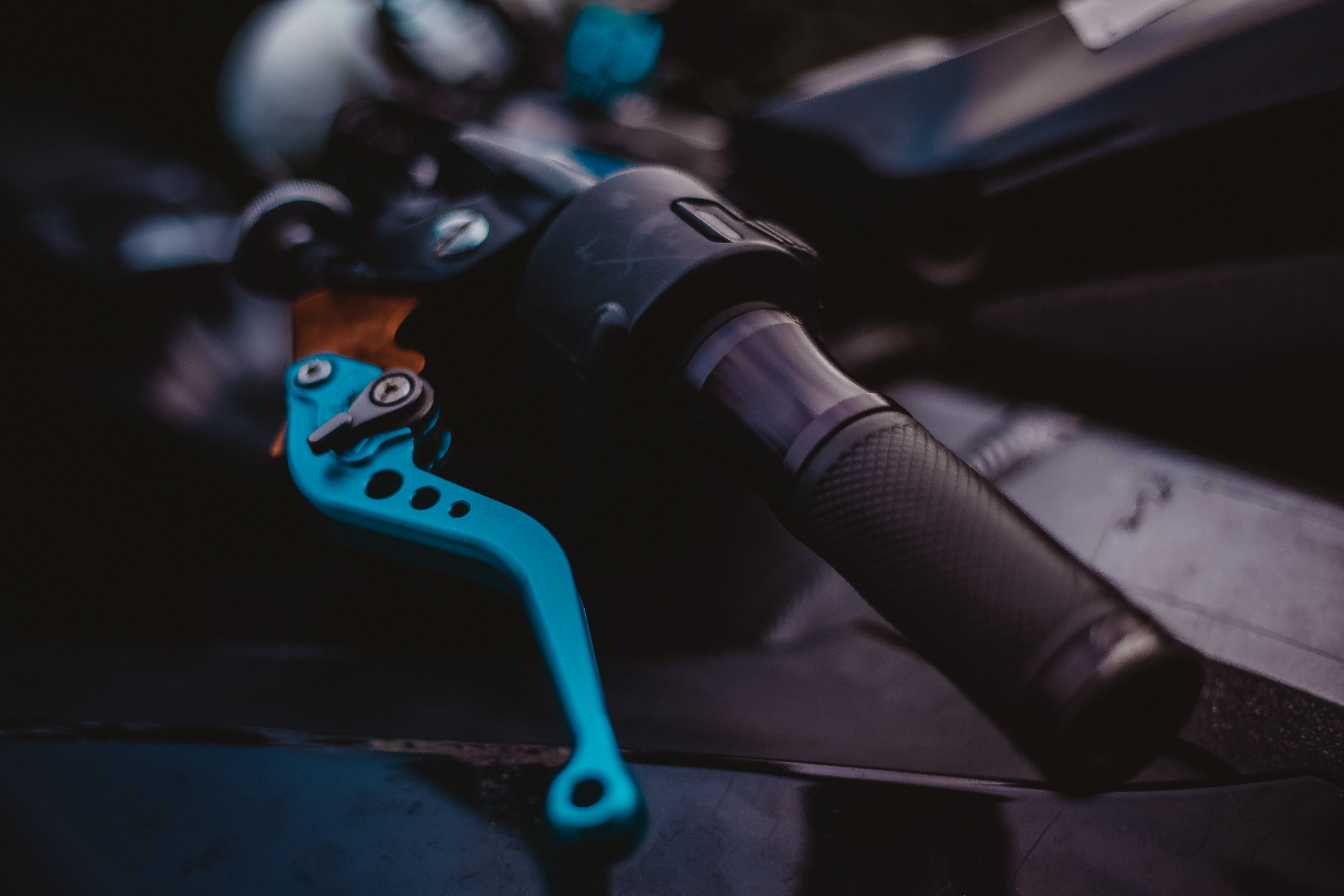 clutch, human body part, electronics, glove, metal, video camera, dandrew, camera, fashion, blue, bar, 5K, technology, limb, selective, handle, human hand, HD Wallpaper