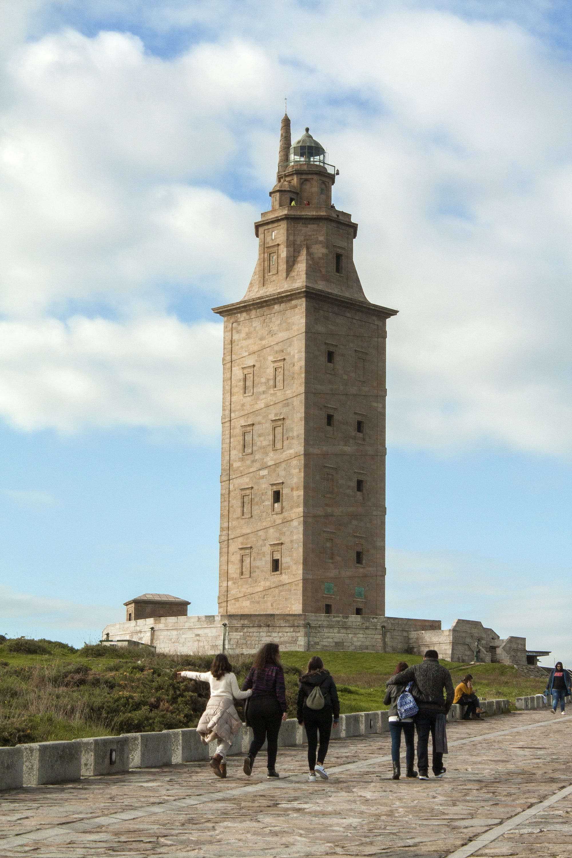 traveller, walk, travel destinations, leisure activity, spain, group of people, cloud - sky, real people, outdoors, women, sky, galicia, 2K, tower, built structure, Phone HD Wallpaper