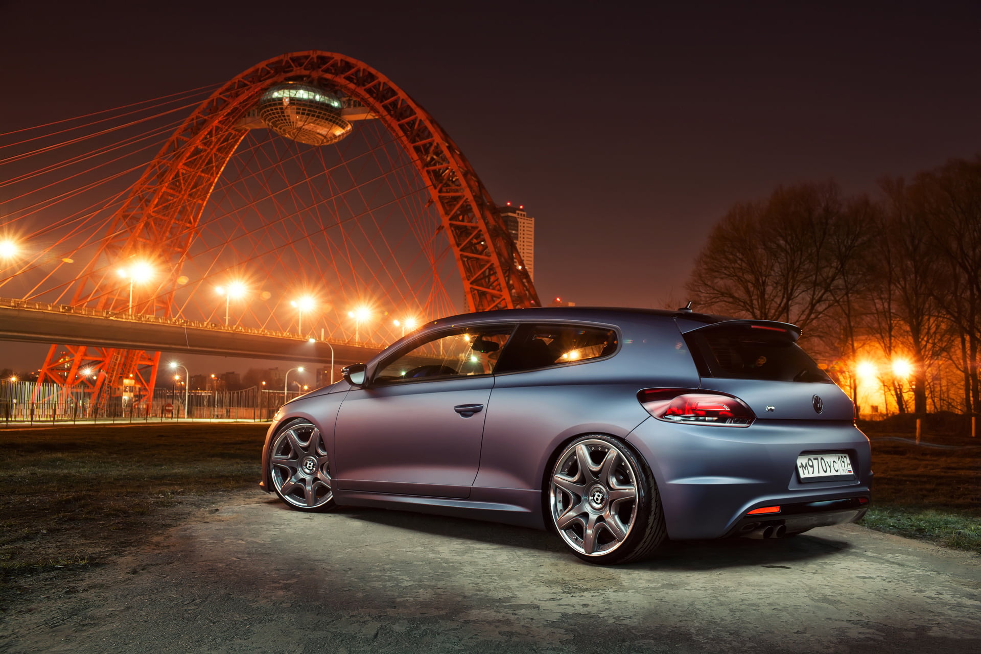 luxury, engine, automation, 4-2l., 1080P, no people, city, lights., building exterior, speed, street, box, motor vehicle, Volkswagen, wheel, travel, built structure, HD Wallpaper