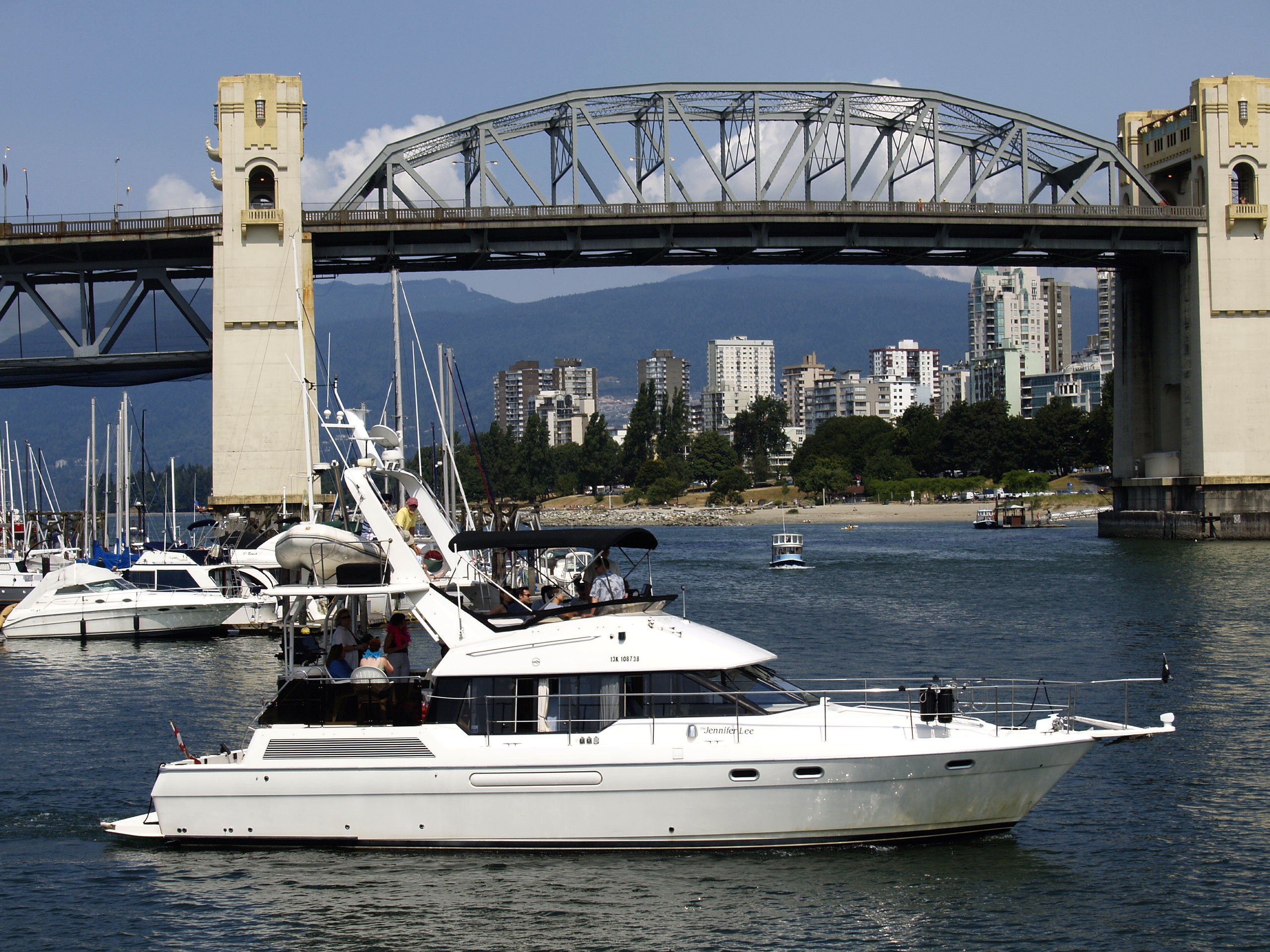 architecture, famous Place, boat, river, 2K, sky, waterfront, building exterior, yacht, cityscape, vancouver, nature, burrard street bridge, travel, canada, HD Wallpaper