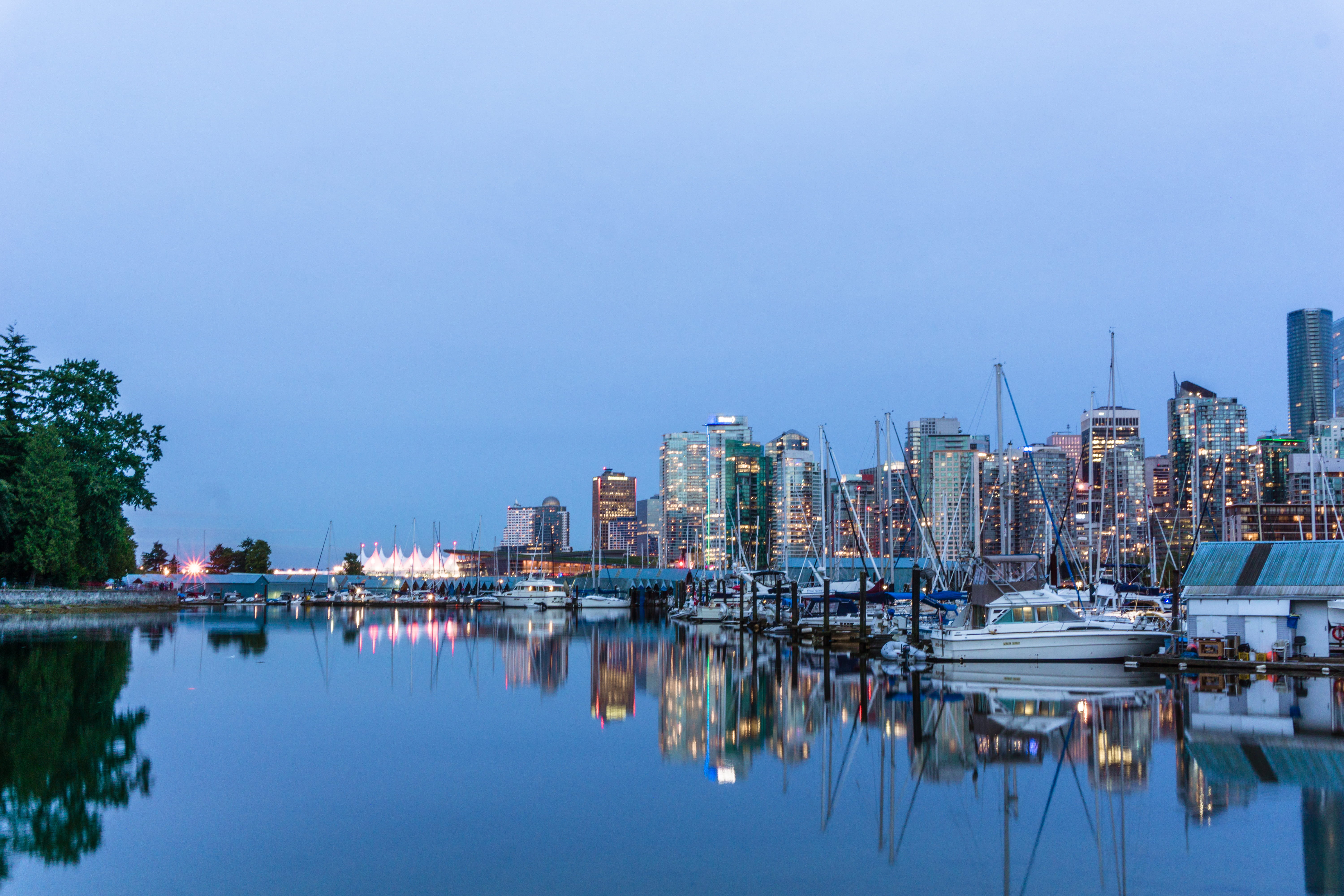 canada, copy space, building exterior, landscape, evening, clear sky, buildings, no people, stanley park, yacht, waterfront, sailboat, apartment, transportation, HD Wallpaper
