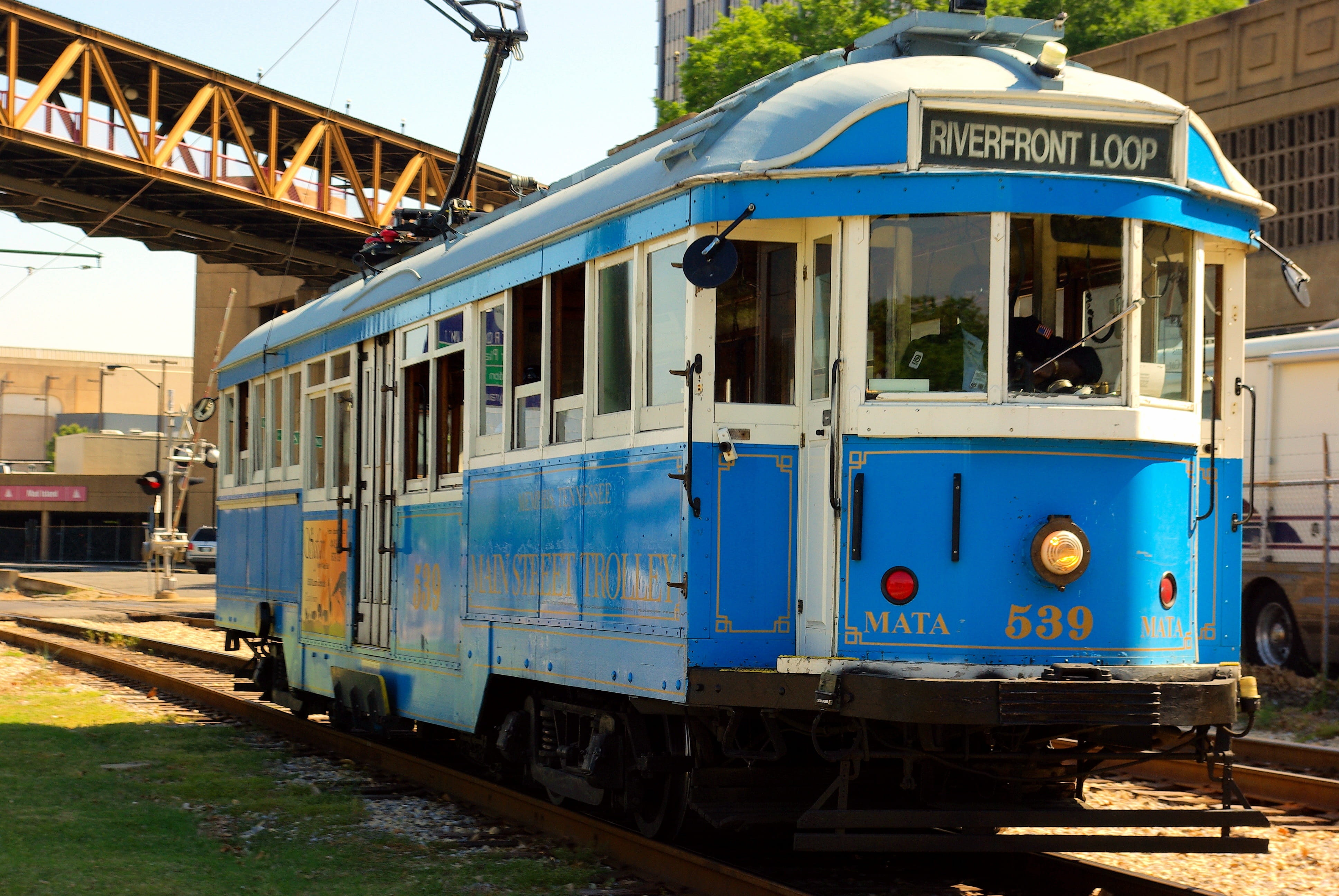 memphis tennessee trolley, architecture, no people, public, public transportation, railway, railroad track, street, number, blue, transportation, car, downtown, HD Wallpaper