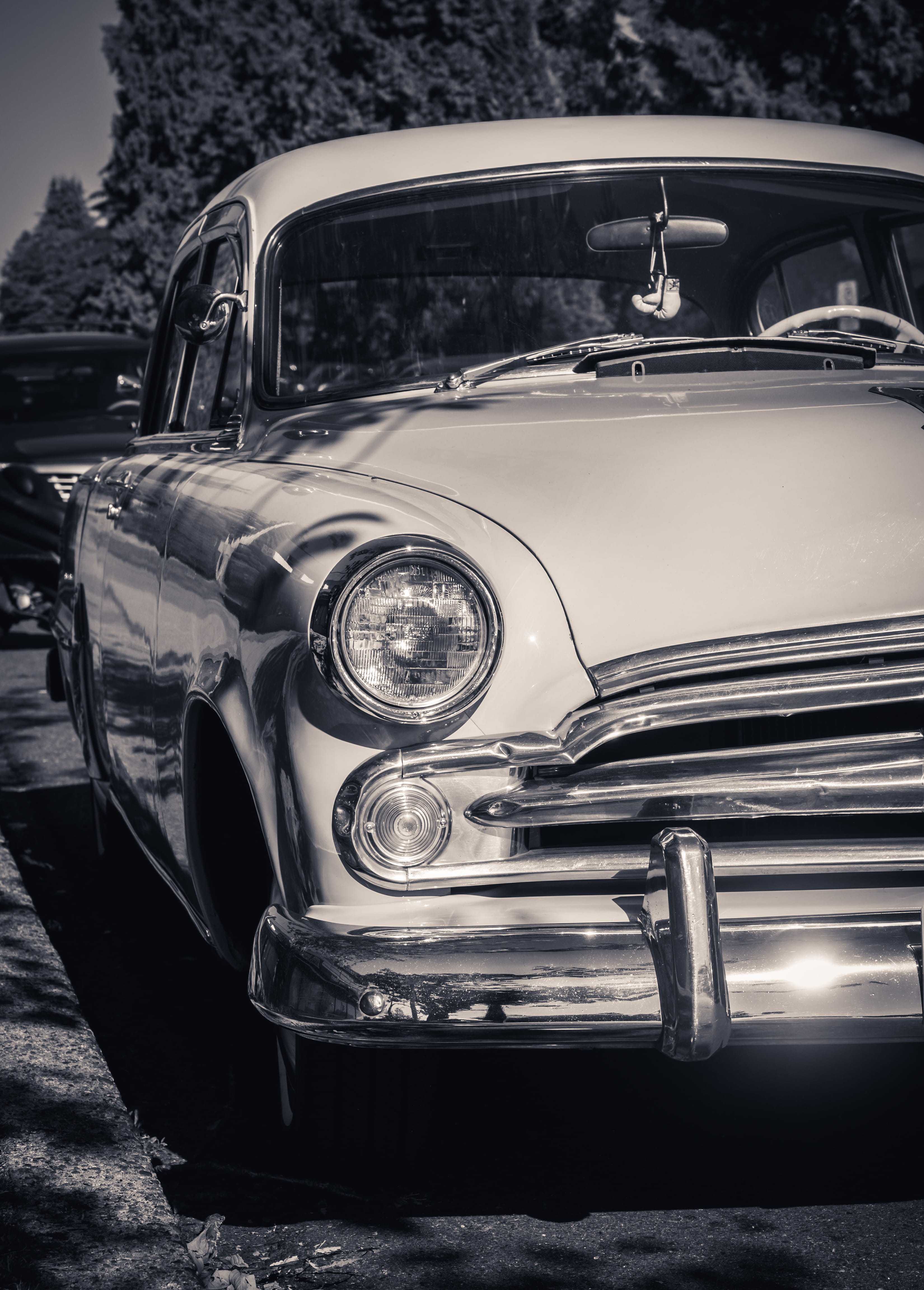 4K, mode of transportation, no people, retro, old, transport, coupe, automobile, vintage car, motor vehicle, bonnet, antique, trunk, black and white, vehicle, Phone HD Wallpaper