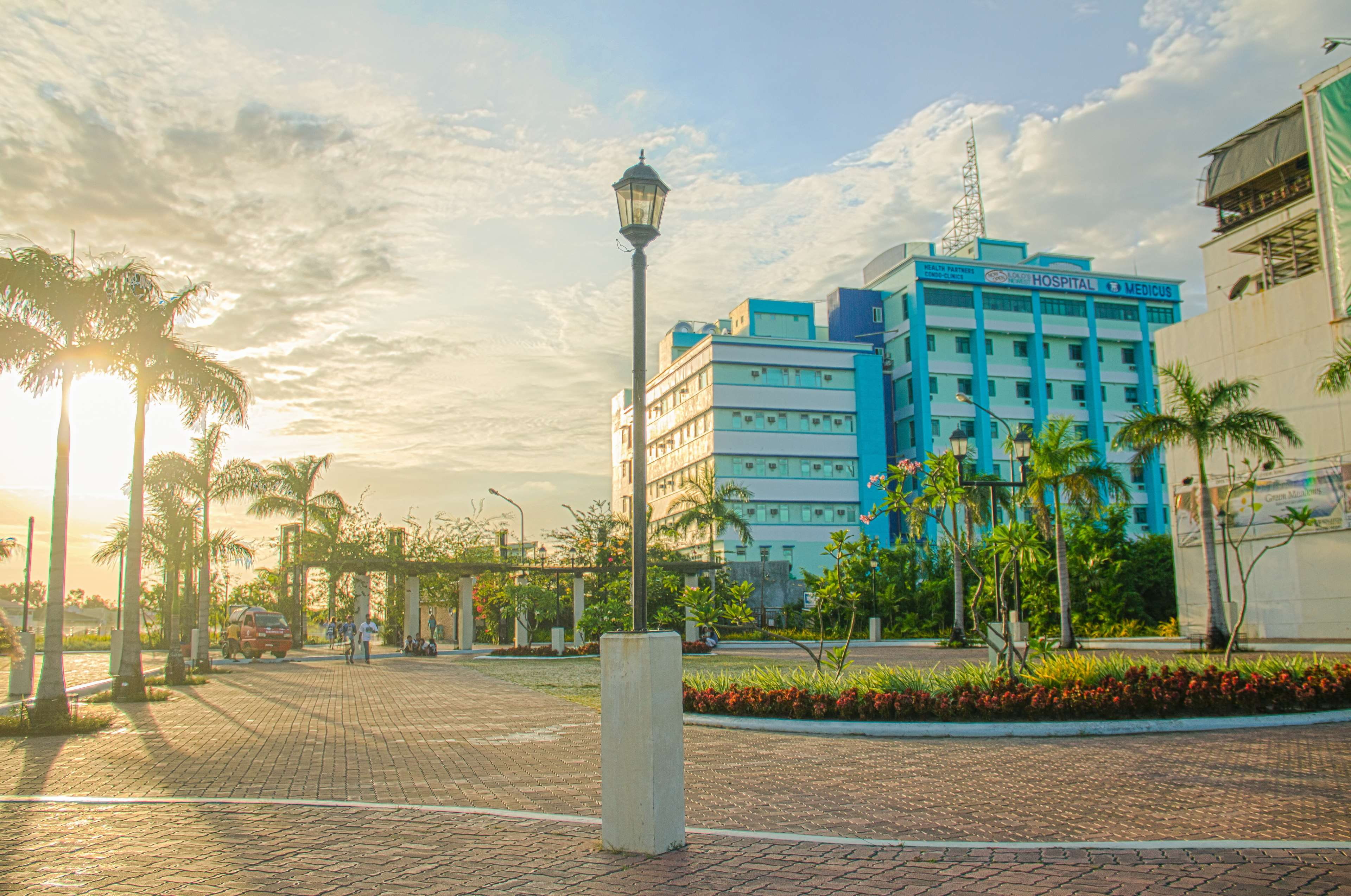 philippines, luxury, plant, building exterior, skyscraper, hdr, palm tree, hospital, tree, iloilo, street, residential district, city, architecture, bricks, HD Wallpaper